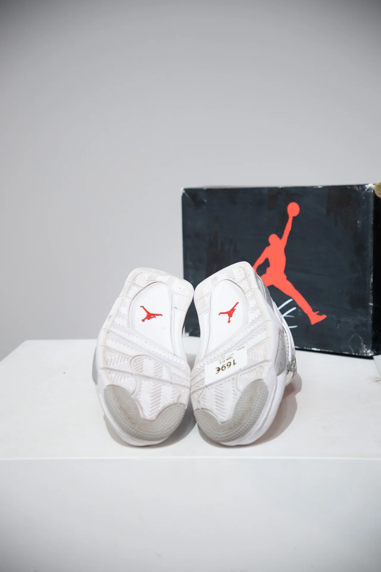 Jordan 4 White Oreo GS (Taille 37,5) - Image 3