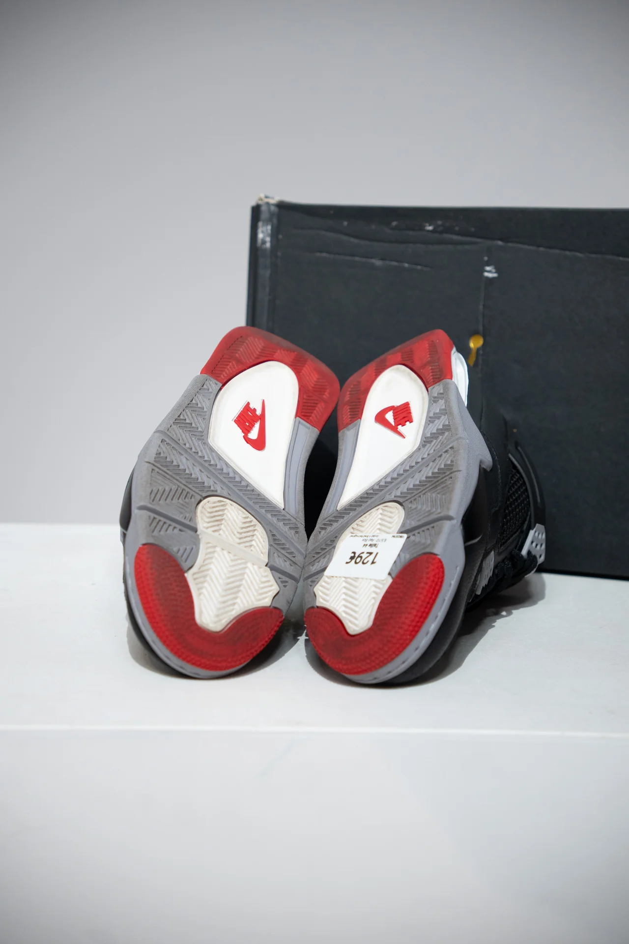 Jordan 4 Bred Reimagined (Taille 44) - Image 4