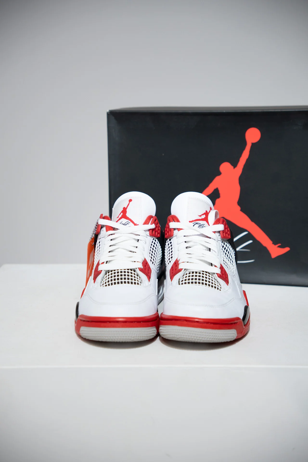 Jordan 4 Fire Red 2020 (Taille 40) - Image 2