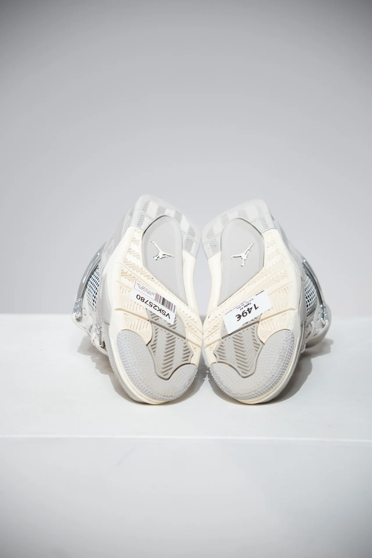 Jordan 4 Frozen Moments (Taille 41) - Image 2