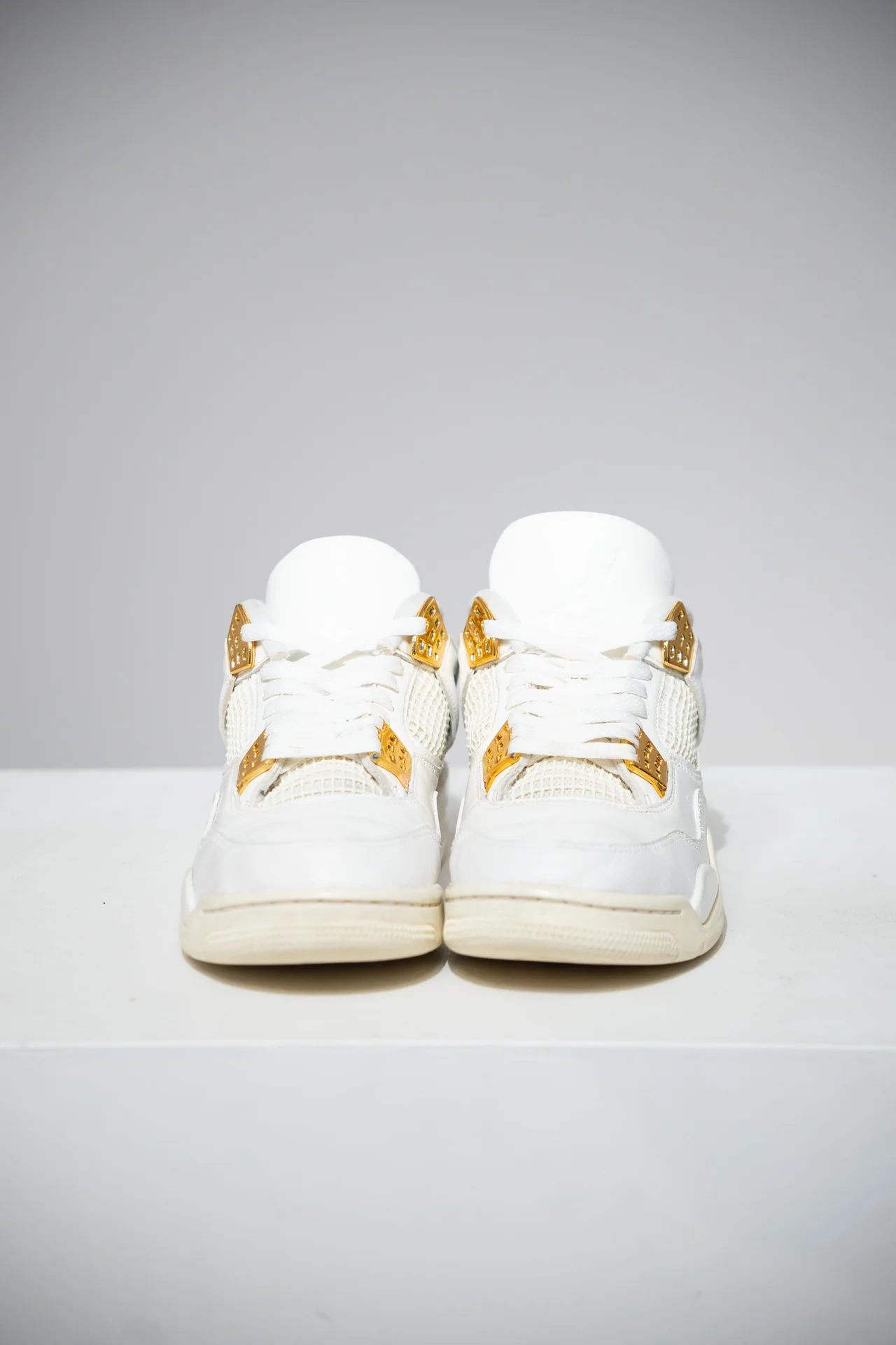 Jordan 4 Metallic Gold (Taille 41) - Image 2
