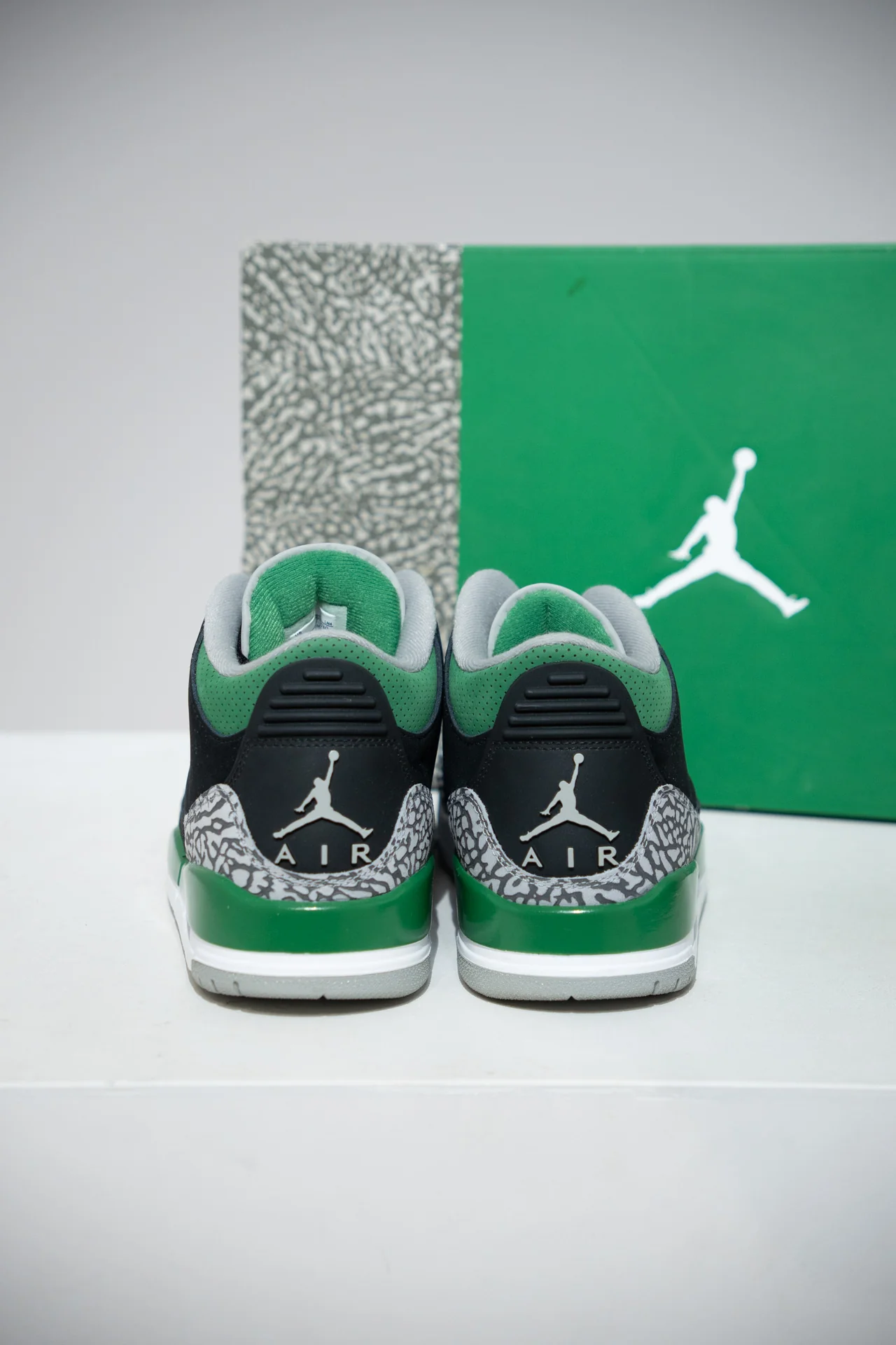 Jordan 3 Pine green (Taille 42) - Image 3