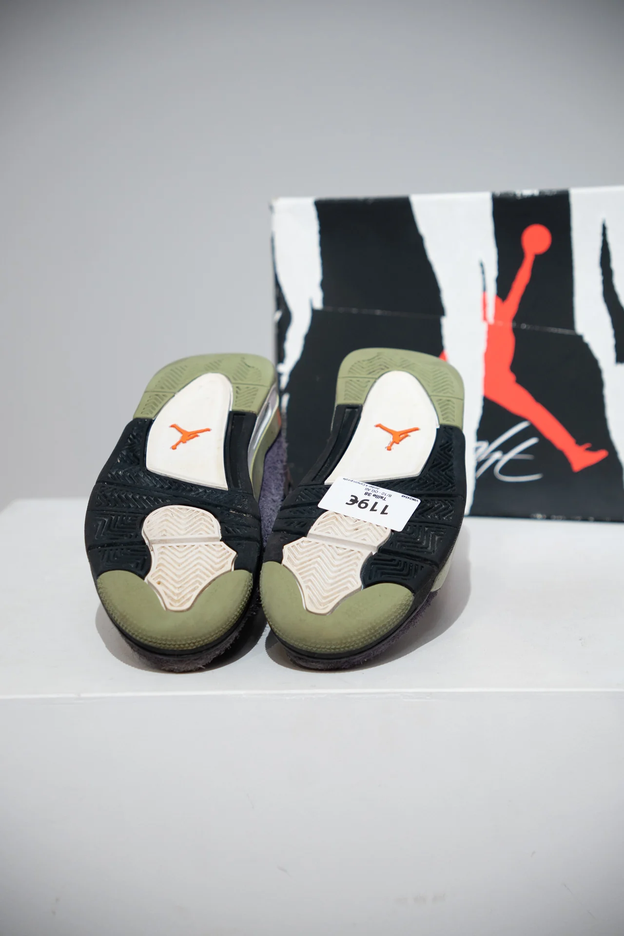 Jordan 4 Canyon purple (Taille 38) - Image 4