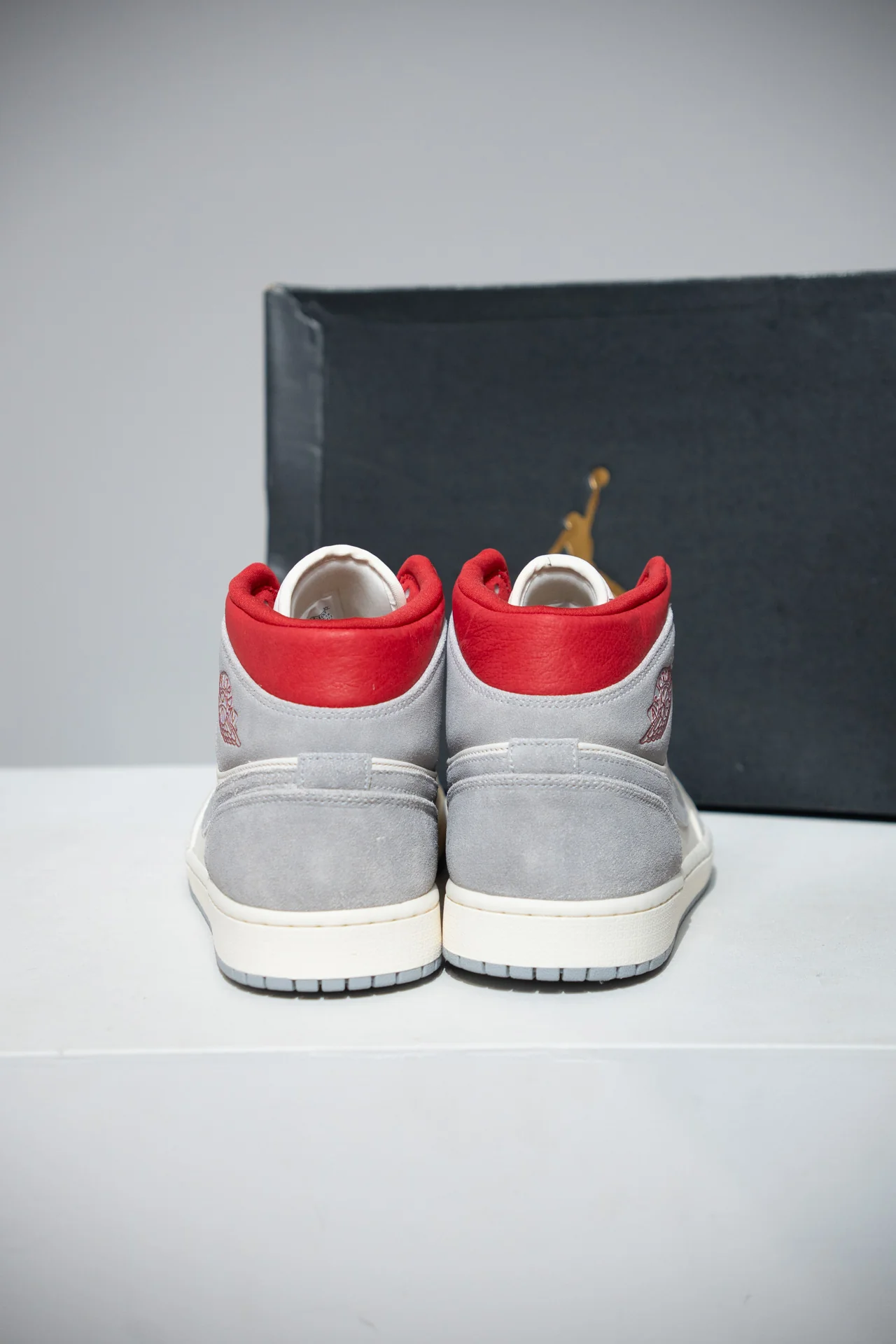 Jordan 1 Mid SNS (Taille 44,5) - Image 2