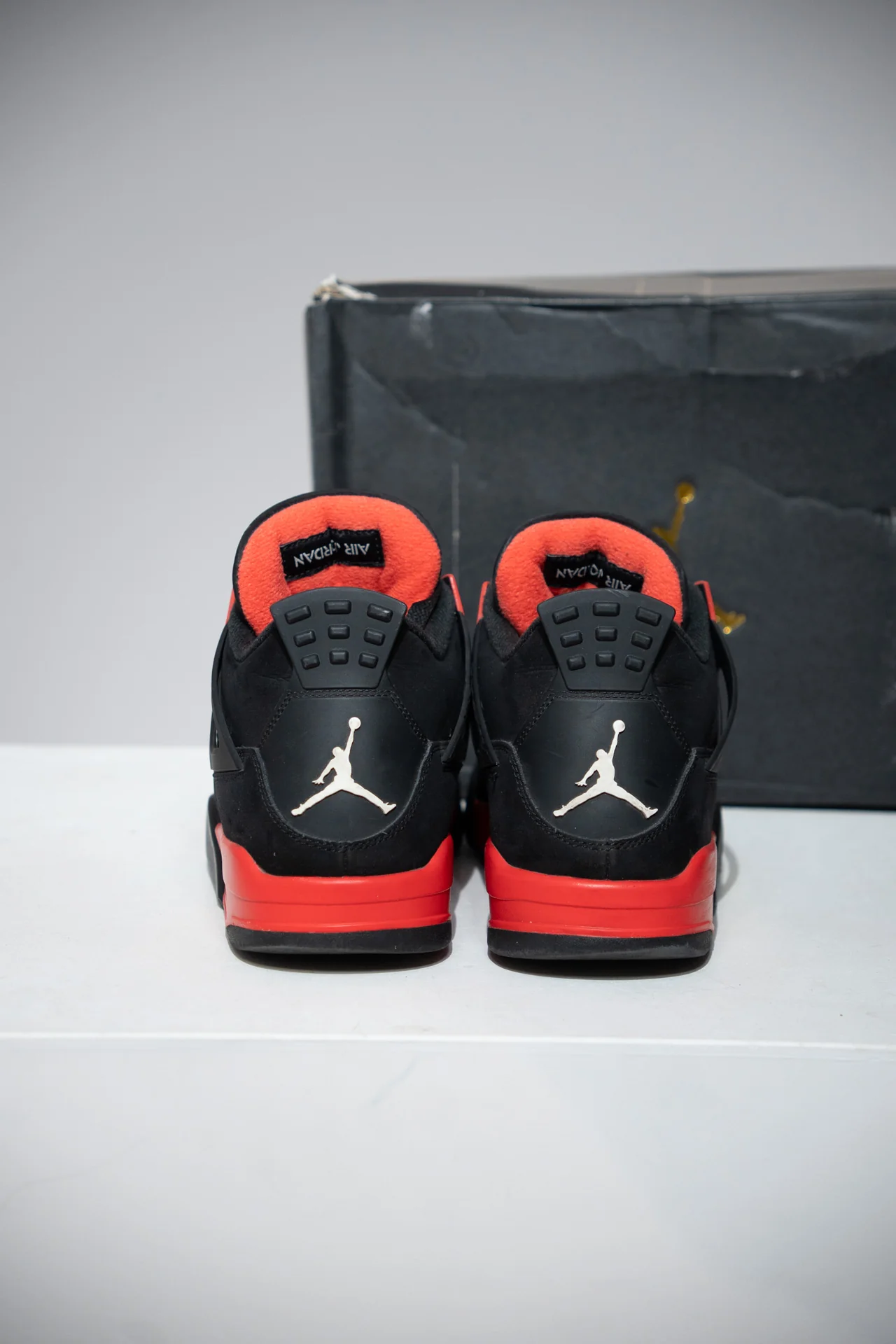 Jordan 4 Red Thunder (Taille 45,5) - Image 2