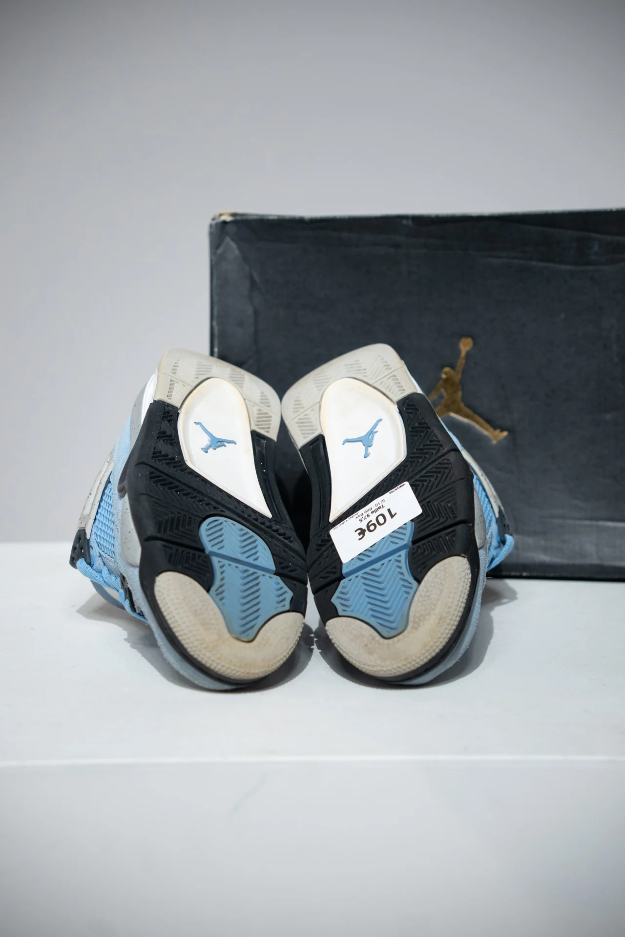 Jordan 4 UNC GS (Taille 37,5) - Image 7