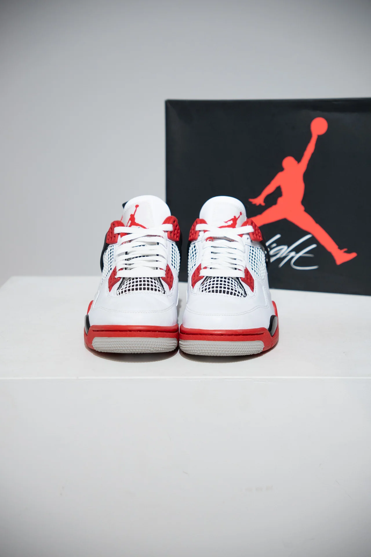 Jordan 4 Fire Red 2020 (Taille 40) - Image 2
