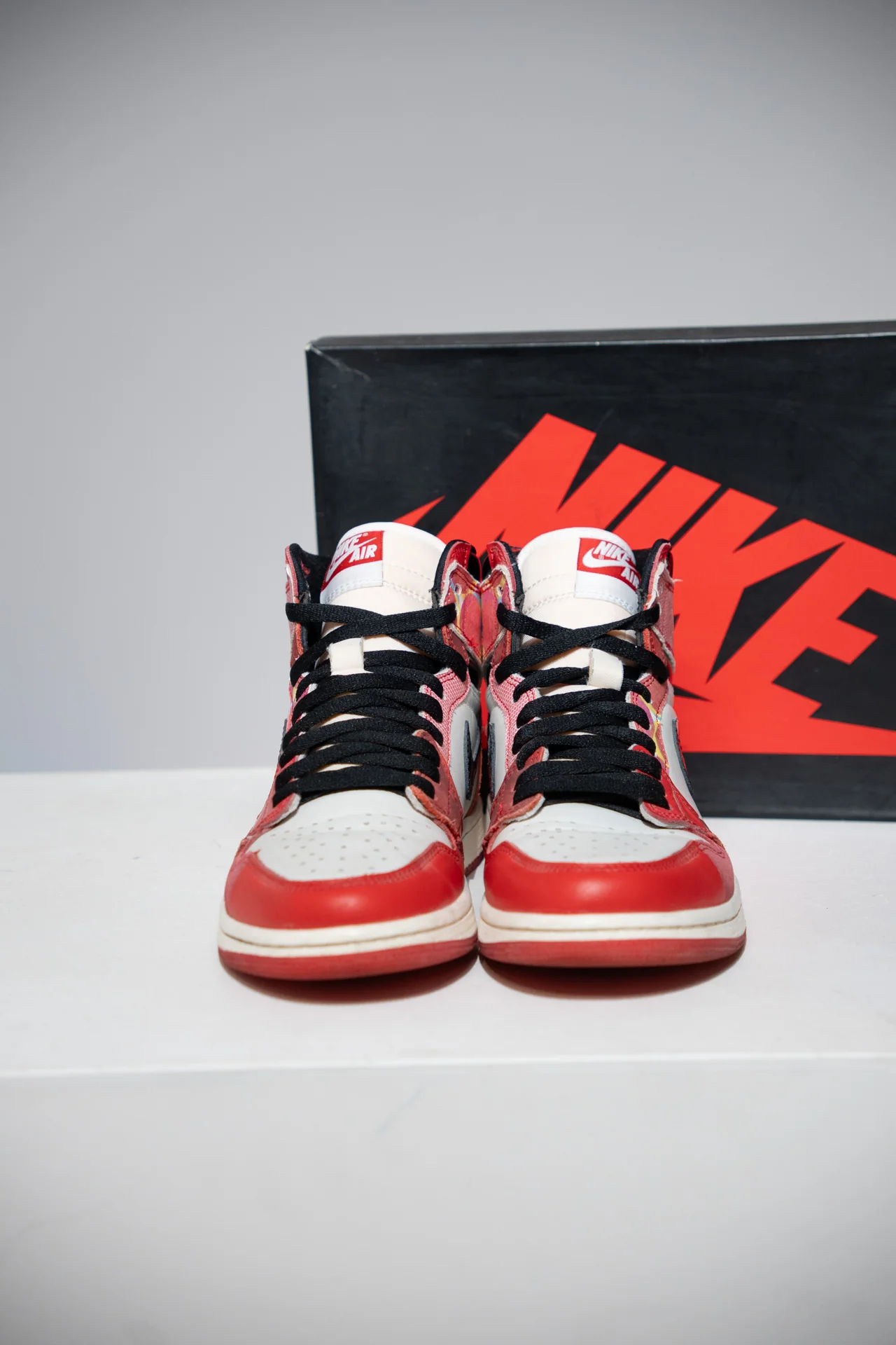 Jordan 1 High Across The Spider-Verse (Taille 40,5) - Image 2