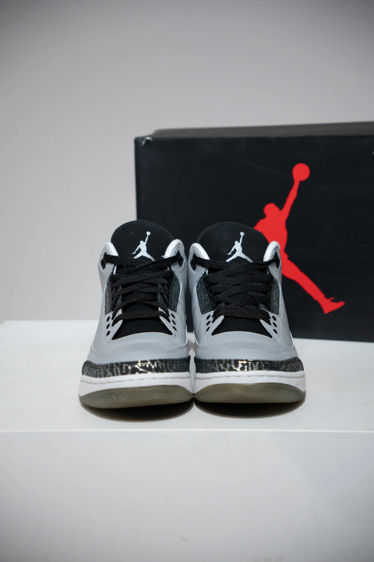 Jordan 3 Wolf Grey (Taille 42,5) - Image 3