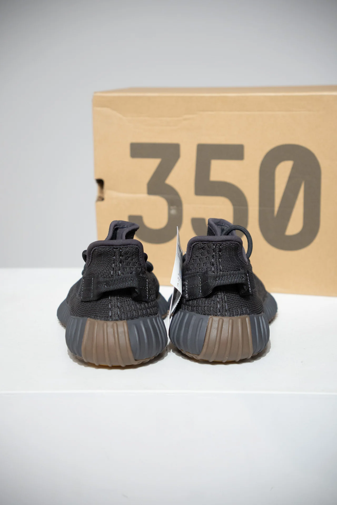 Yeezy 350 V2 Cinder (Taille 41 1/3) - Image 4