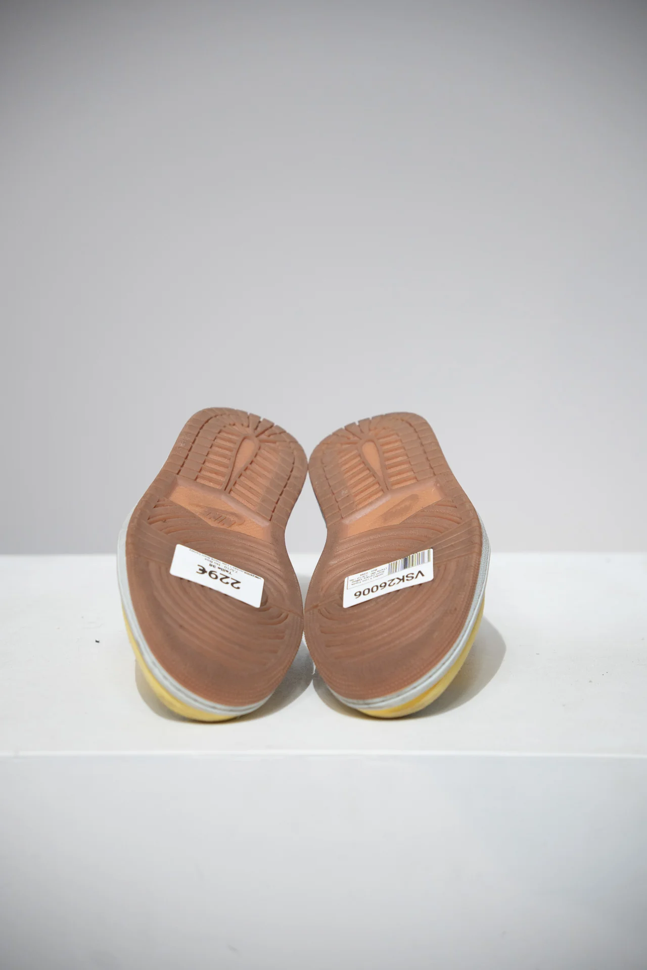 Jordan 1 Low Travis Scott Canary Yellow (Taille 38) - Image 4