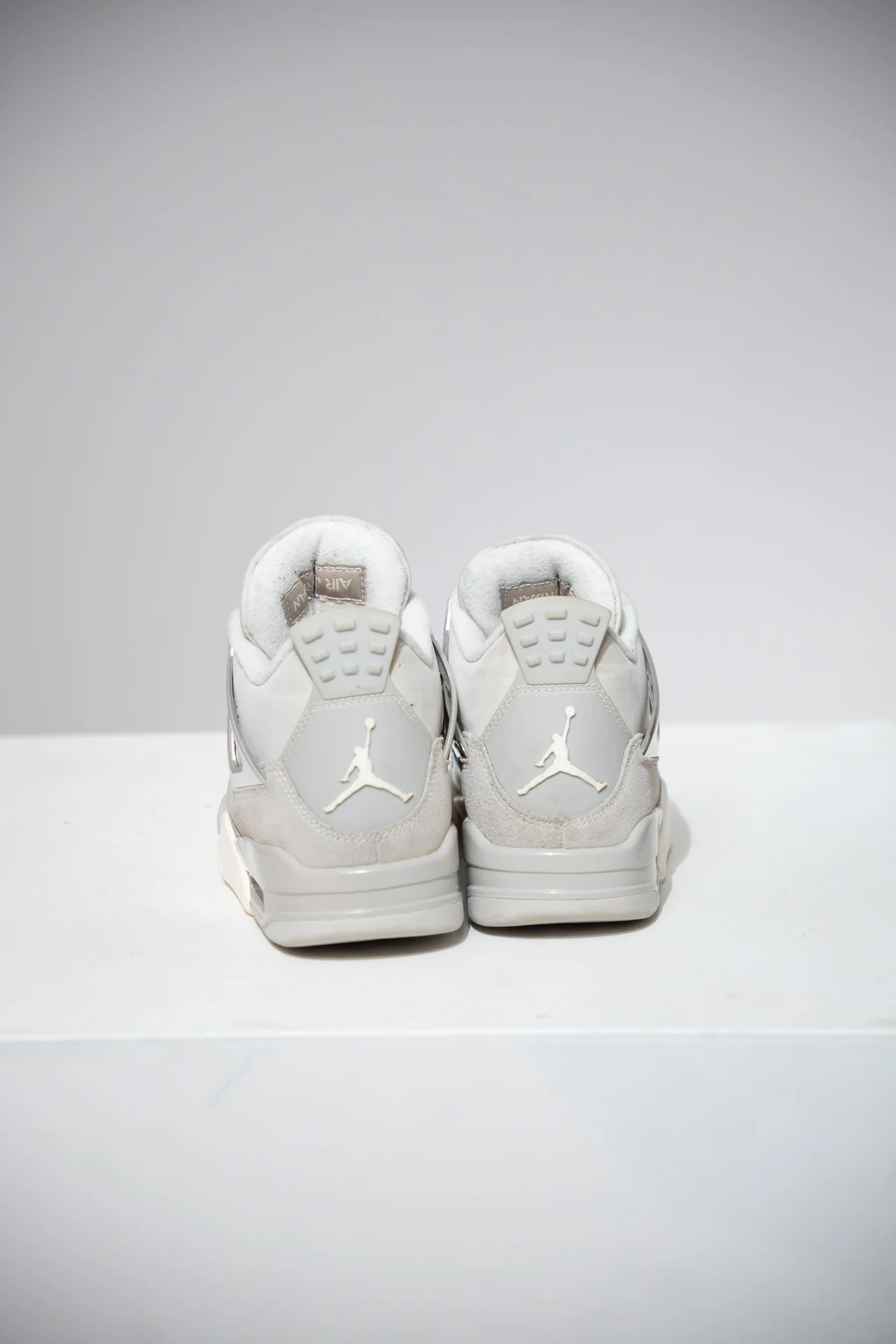 Jordan 4 Frozen Moments (Taille 35,5) - Image 3