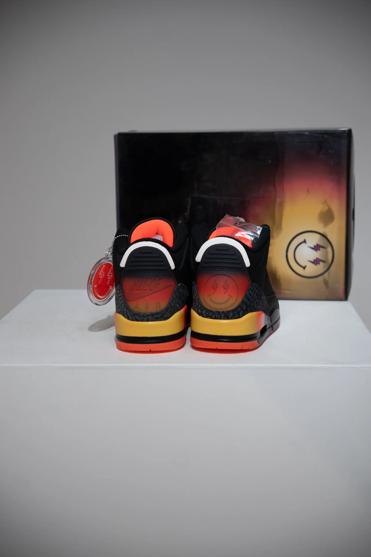 Jordan 3 J Balvin Rio (Taille 38,5) - Image 3