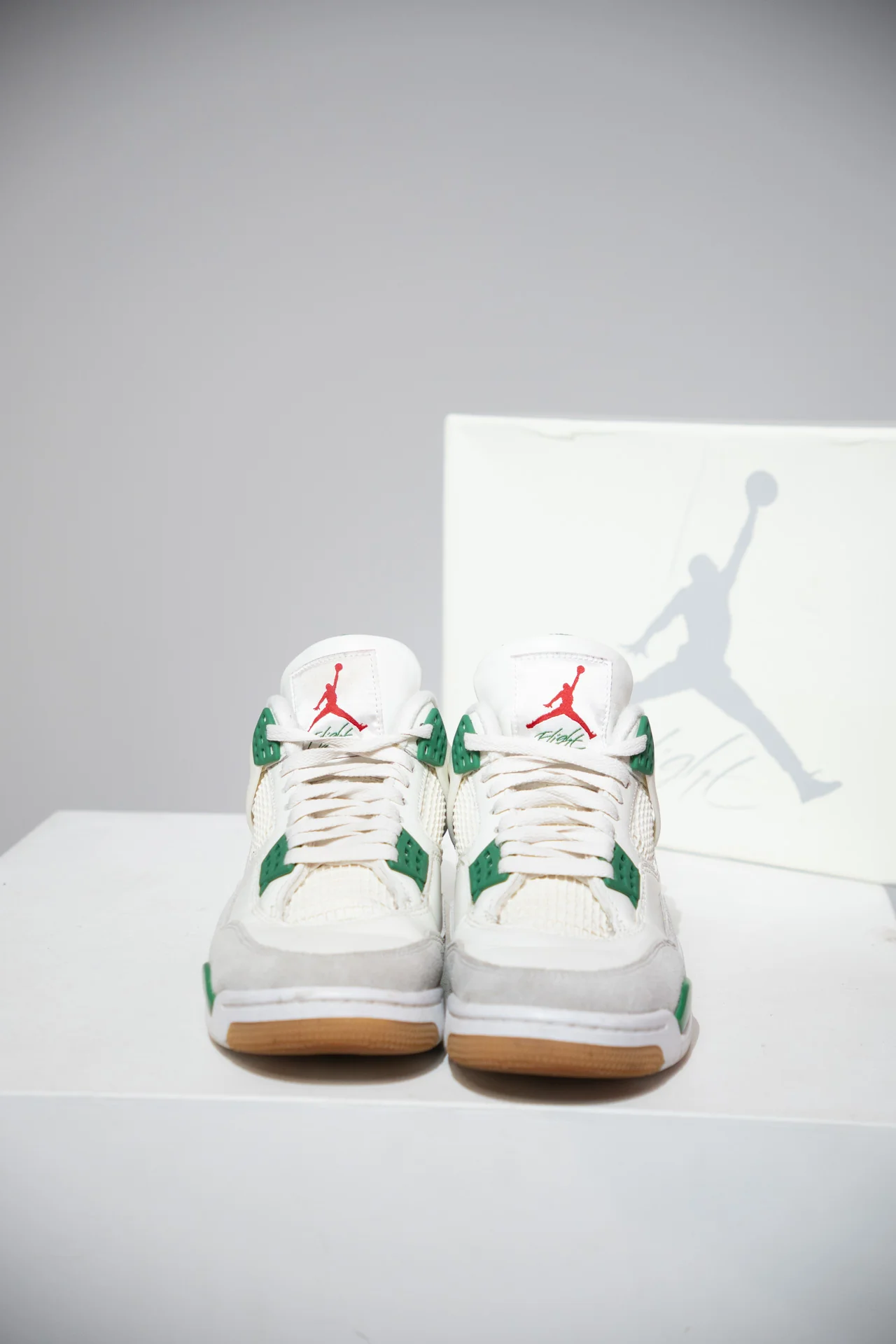 Jordan 4 SB pine Green (Taille 40,5) - Image 2