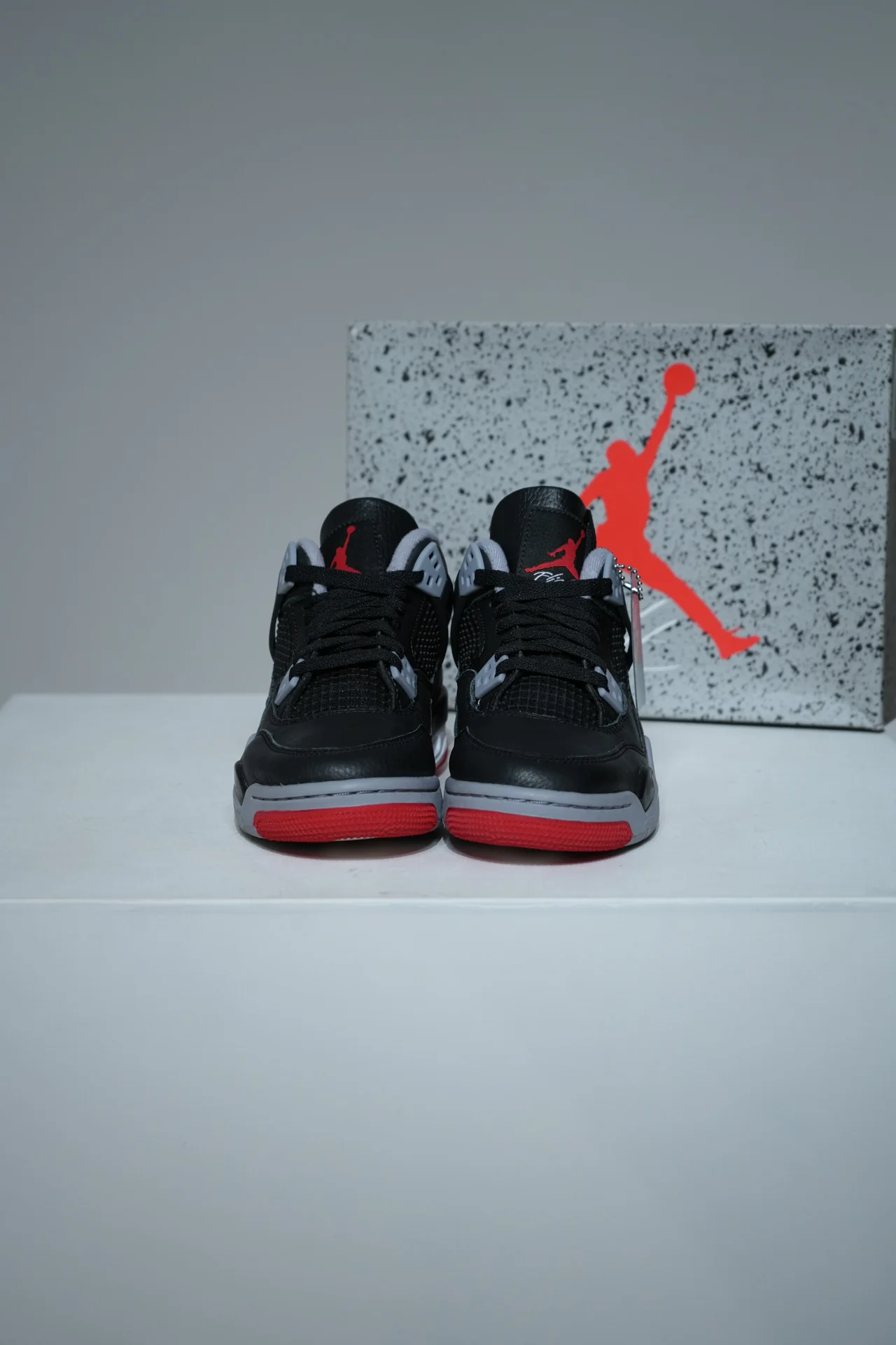 Jordan 4 Bred Reimagined GS (Taille 36,5) - Image 2