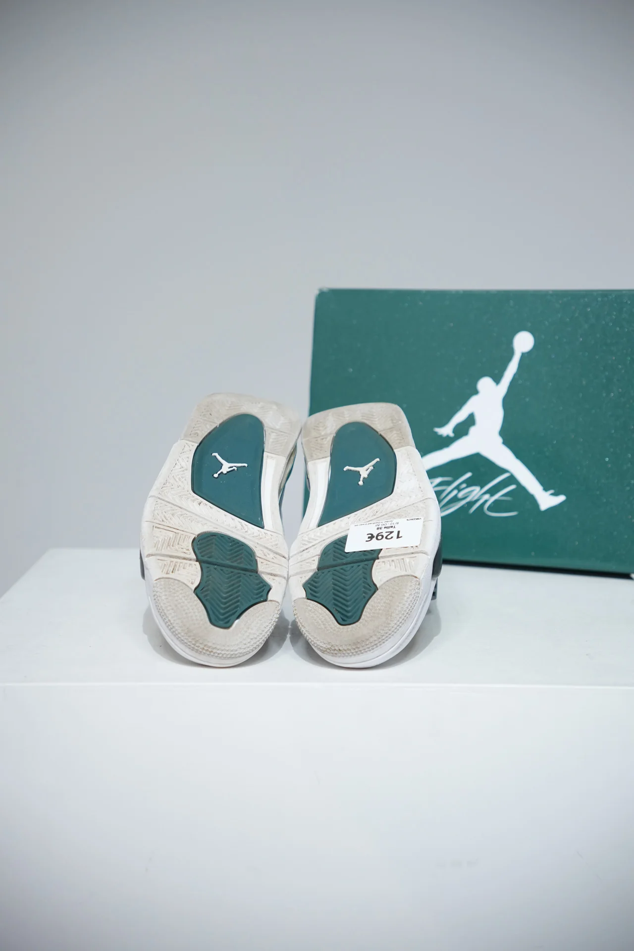 Jordan 4 Oxydized Green GS (Taille 38) - Image 4