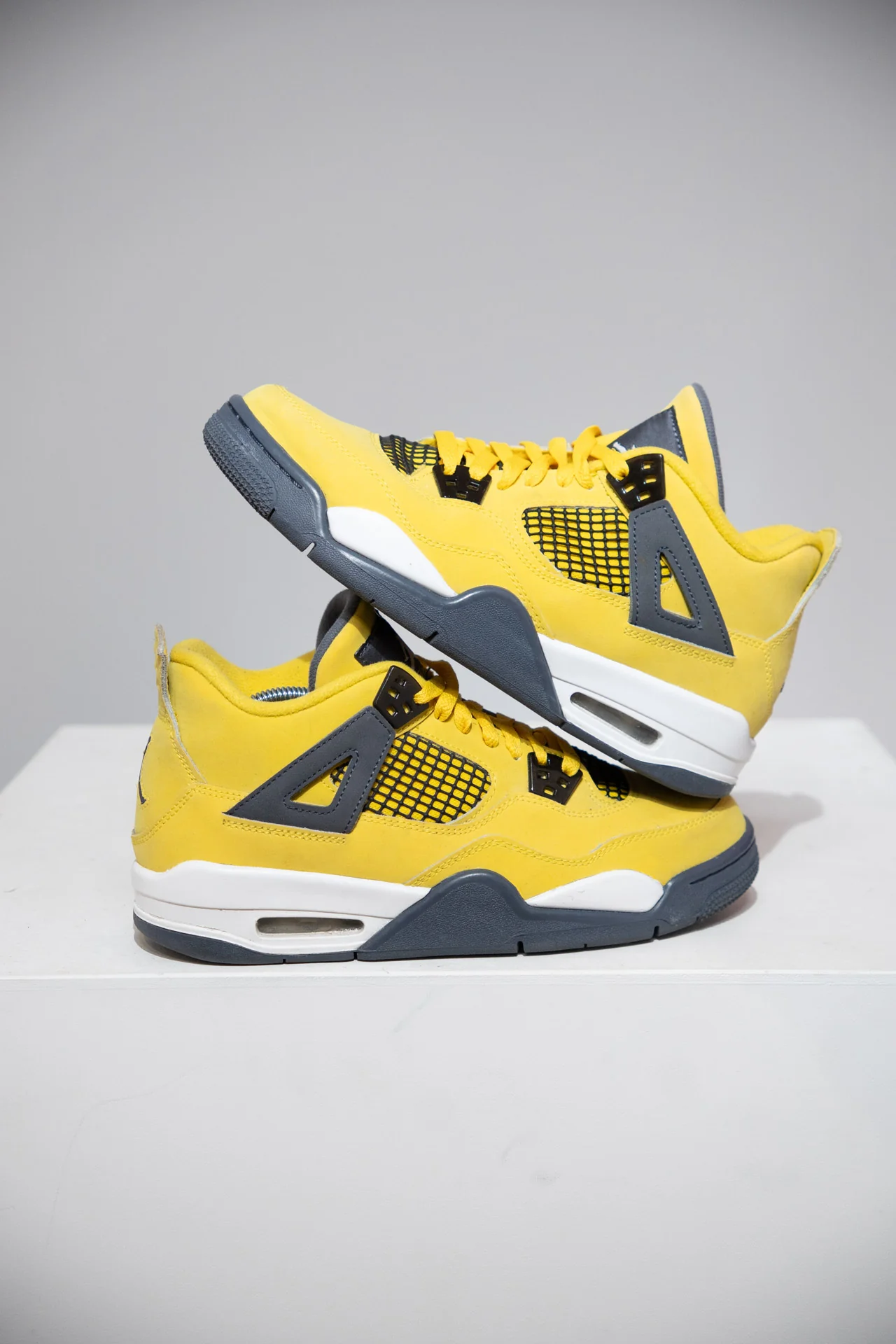 Jordan 4 Lightning GS (Taille 40)