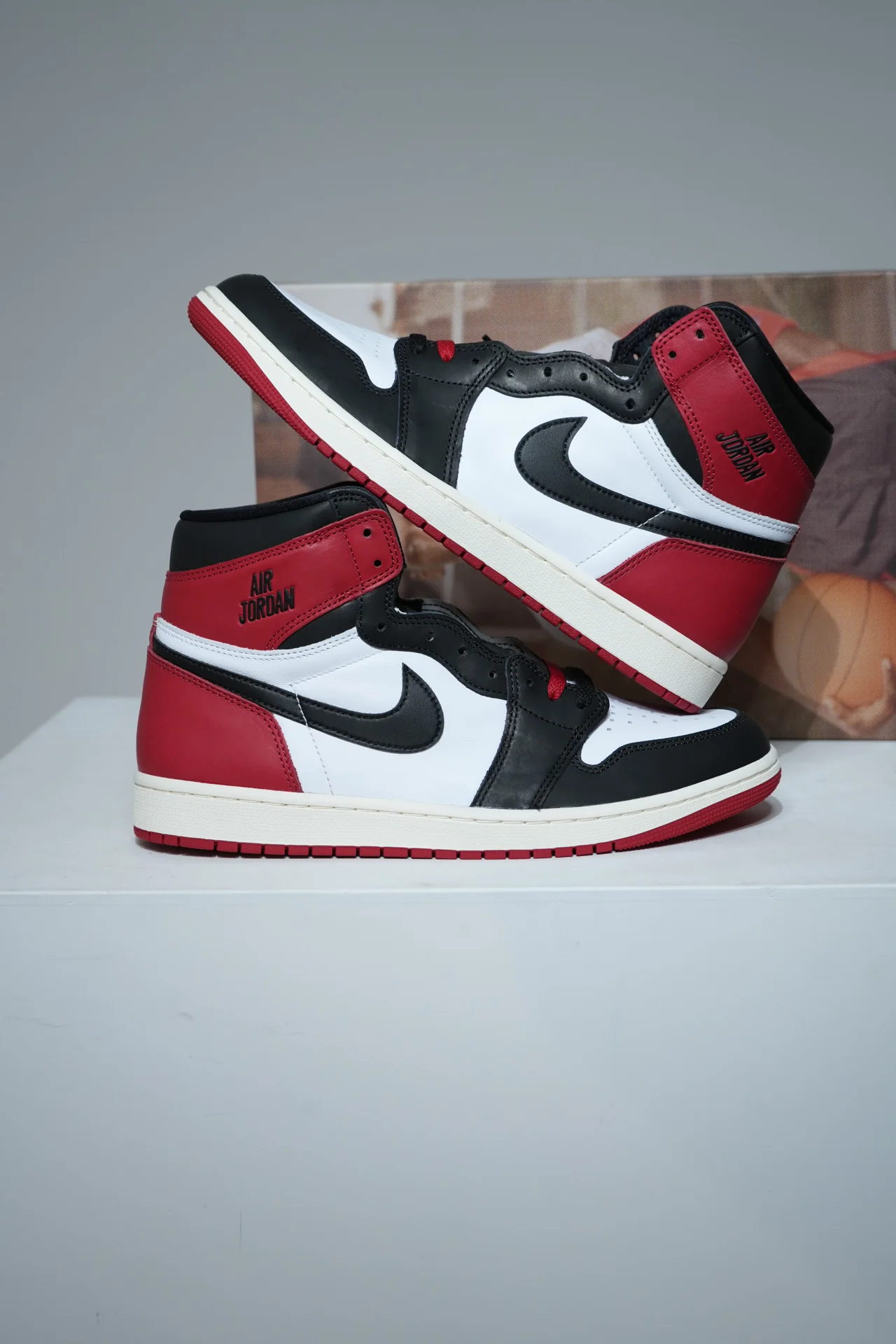 Jordan 1 High Black Toe Reimagined (Taille 44)