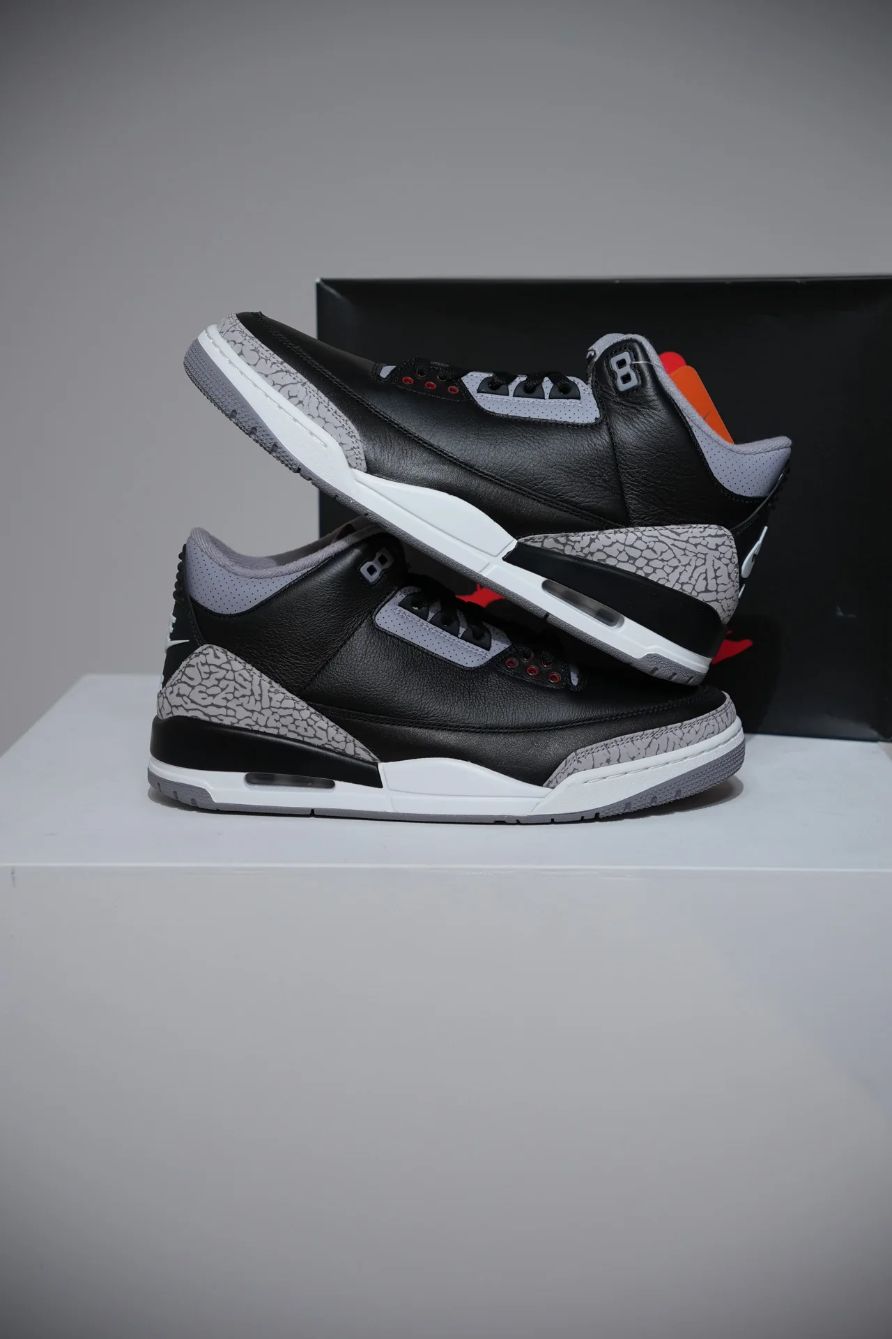 Jordan 3 Black Cement Reimagined (Taille 40)