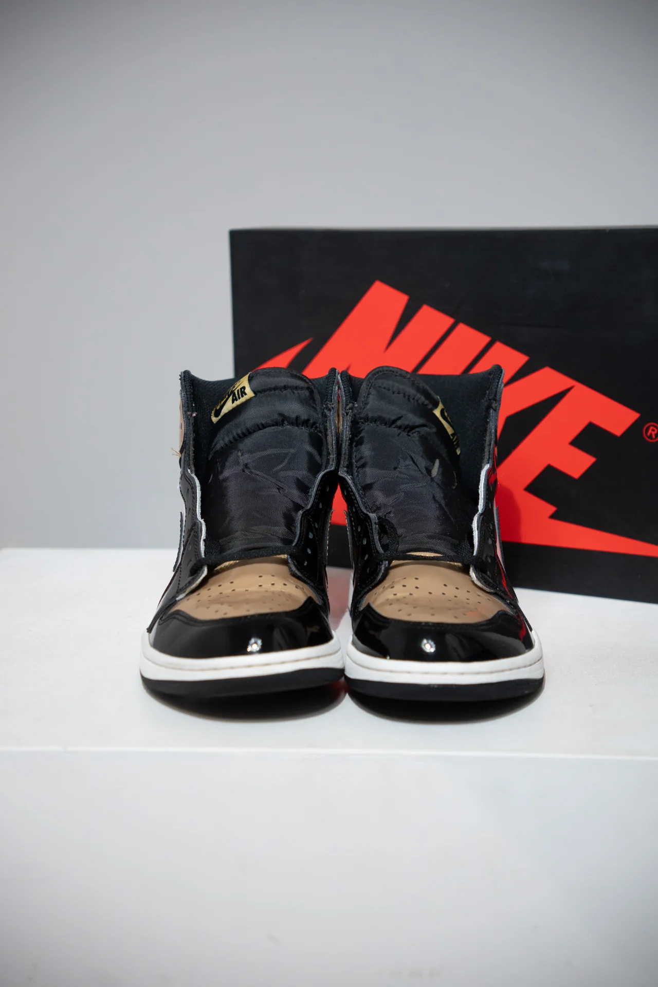 Jordan 1 High Gold Toe (Taille 45) - Image 2