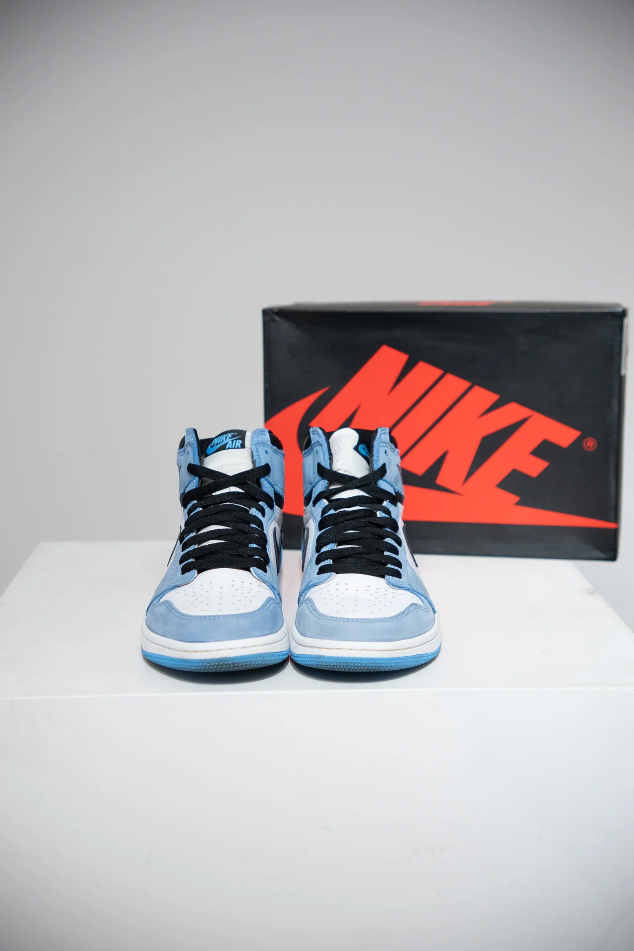 Jordan 1 High University Blue (Taille 42,5) - Image 4