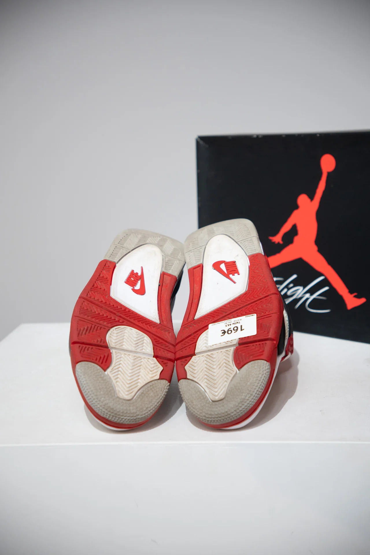 Jordan 4 Fire Red 2020 (Taille 44,5) - Image 3
