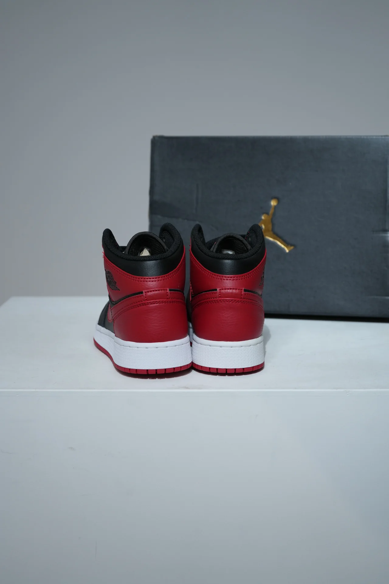 Jordan 1 Mid Banned GS (Taille 38) - Image 2