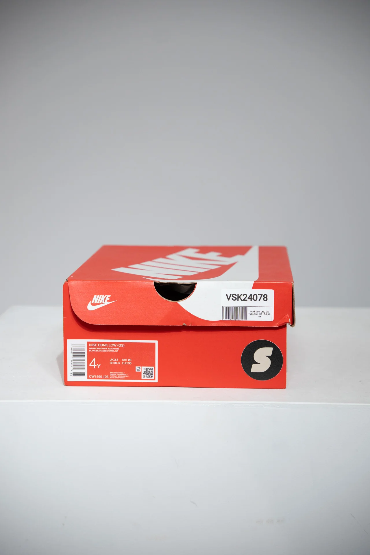 Dunk Low UNC GS (Taille 38,5) - Image 3