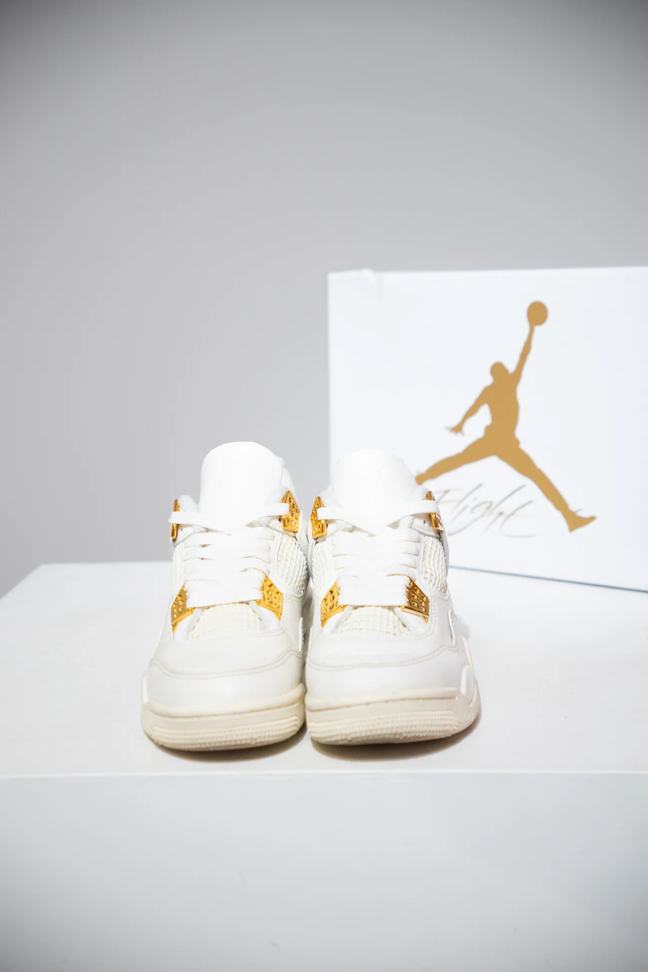 Jordan 4 Metallic Gold (Taille 37,5) - Image 4