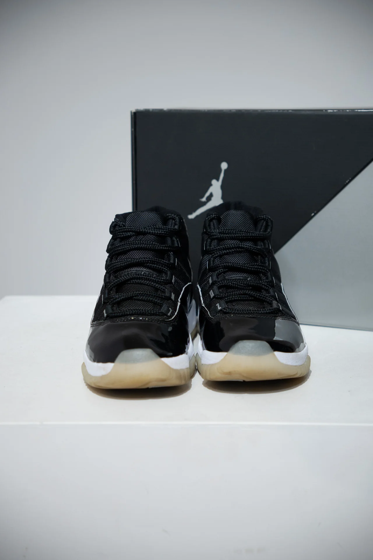 Jordan 11 Jubilee (Taille 42) - Image 2
