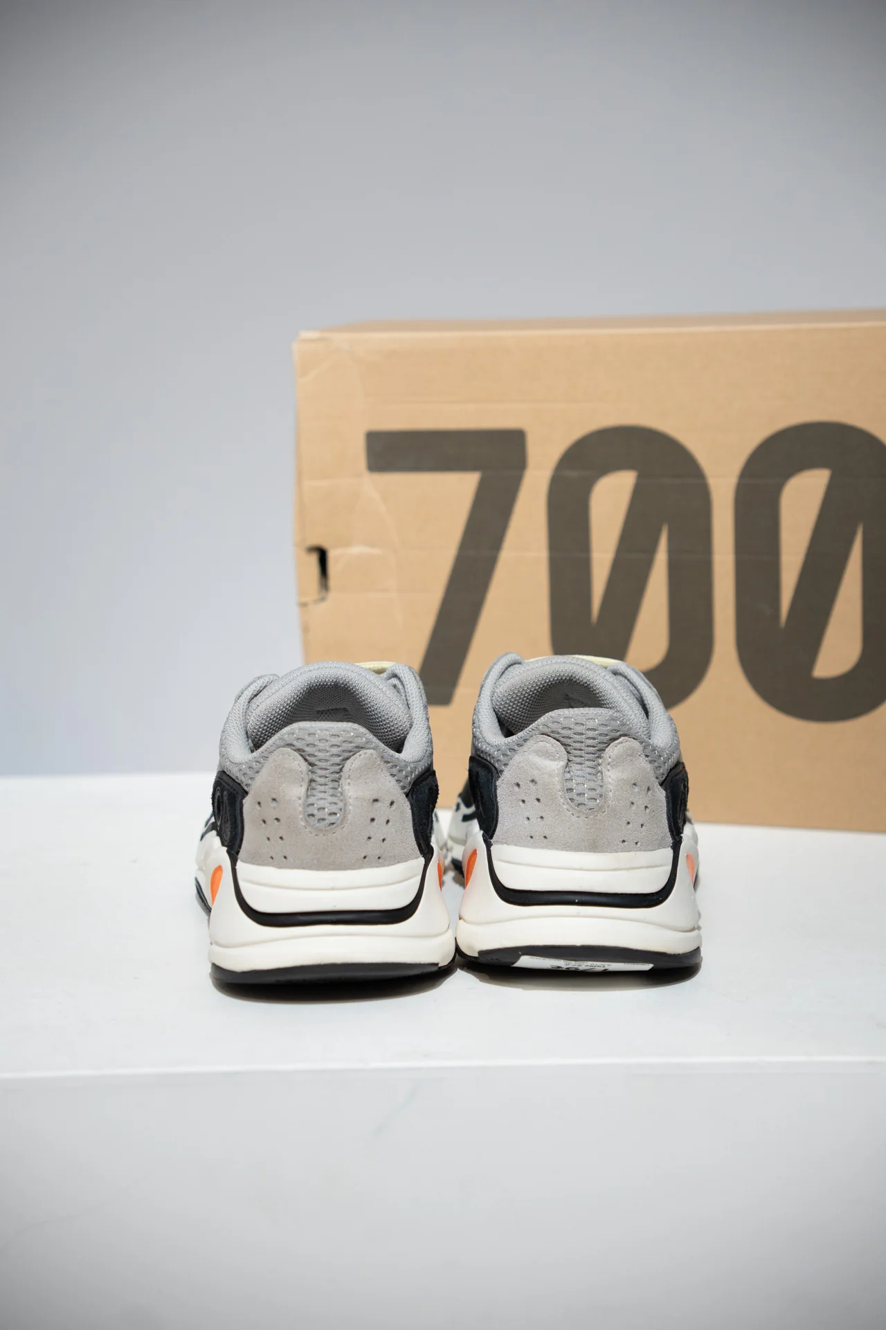 Yeezy 700 Wave Runner (Taille 37,5) - Image 9