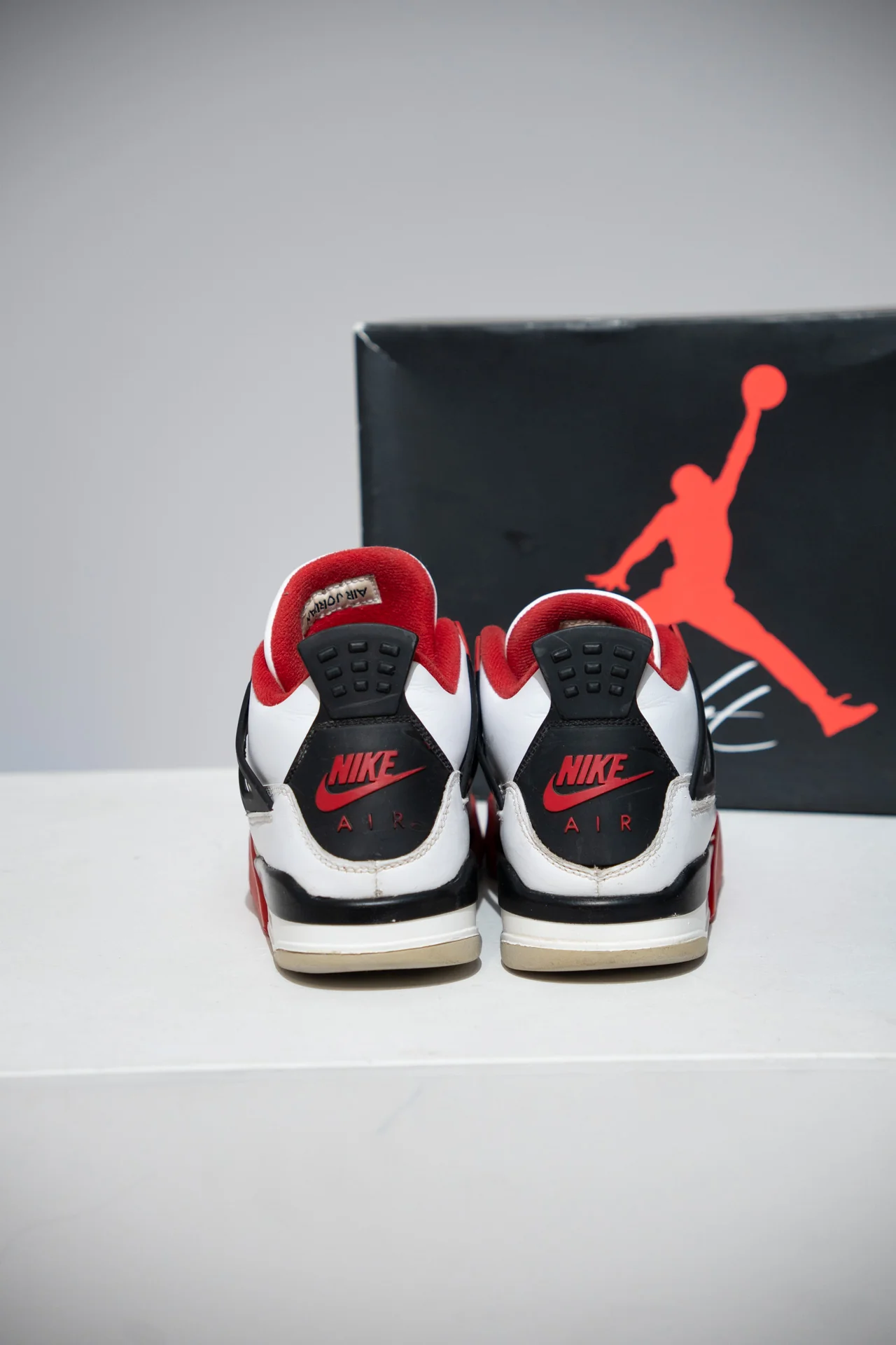 Jordan 4 Fire Red GS (Taille 38,5) - Image 3