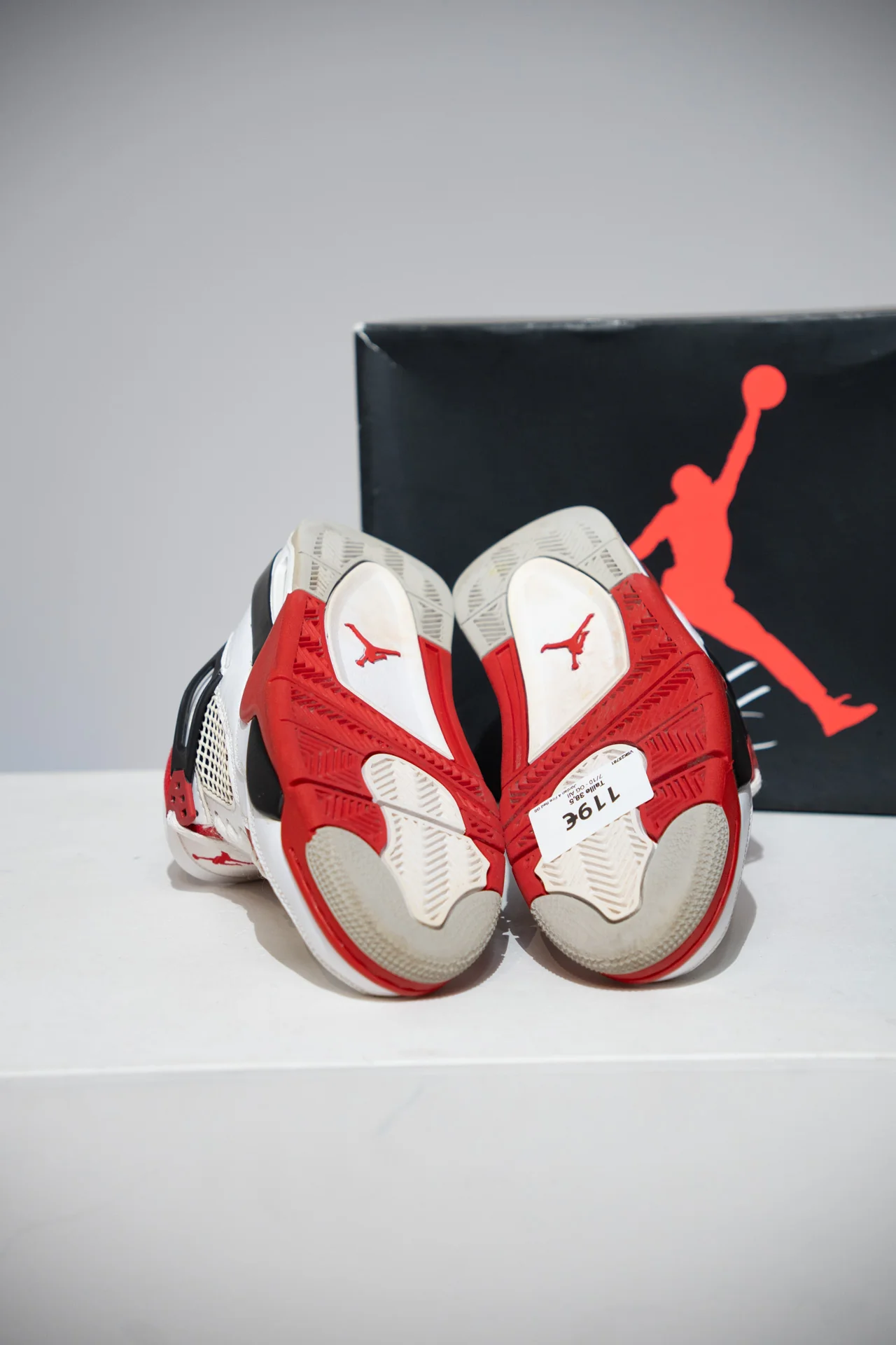 Jordan 4 Fire Red GS (Taille 38,5) - Image 8