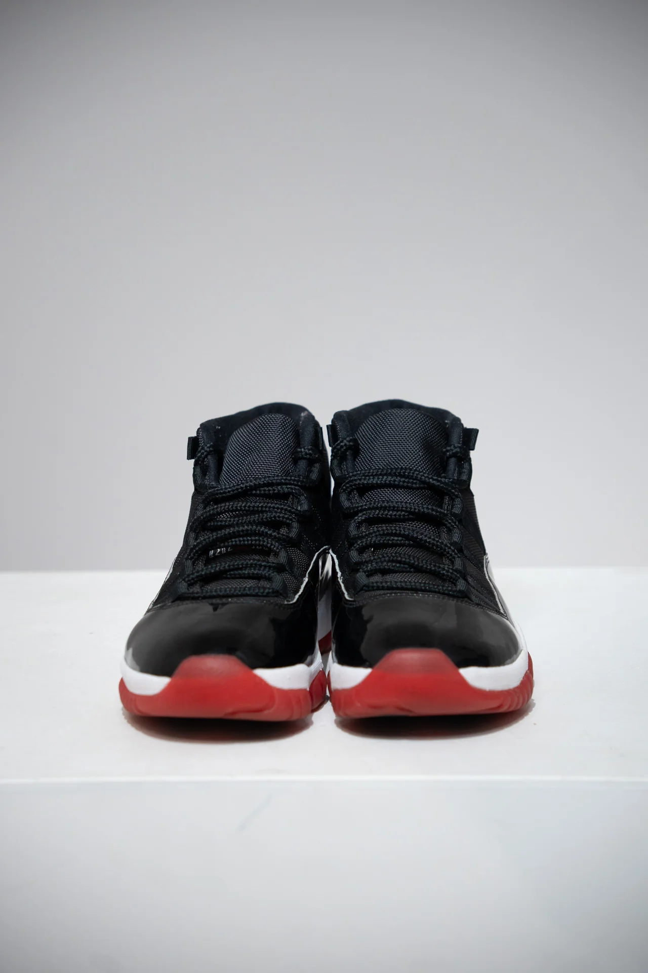 Jordan 11 Bred 2019 (Taille 41) - Image 2
