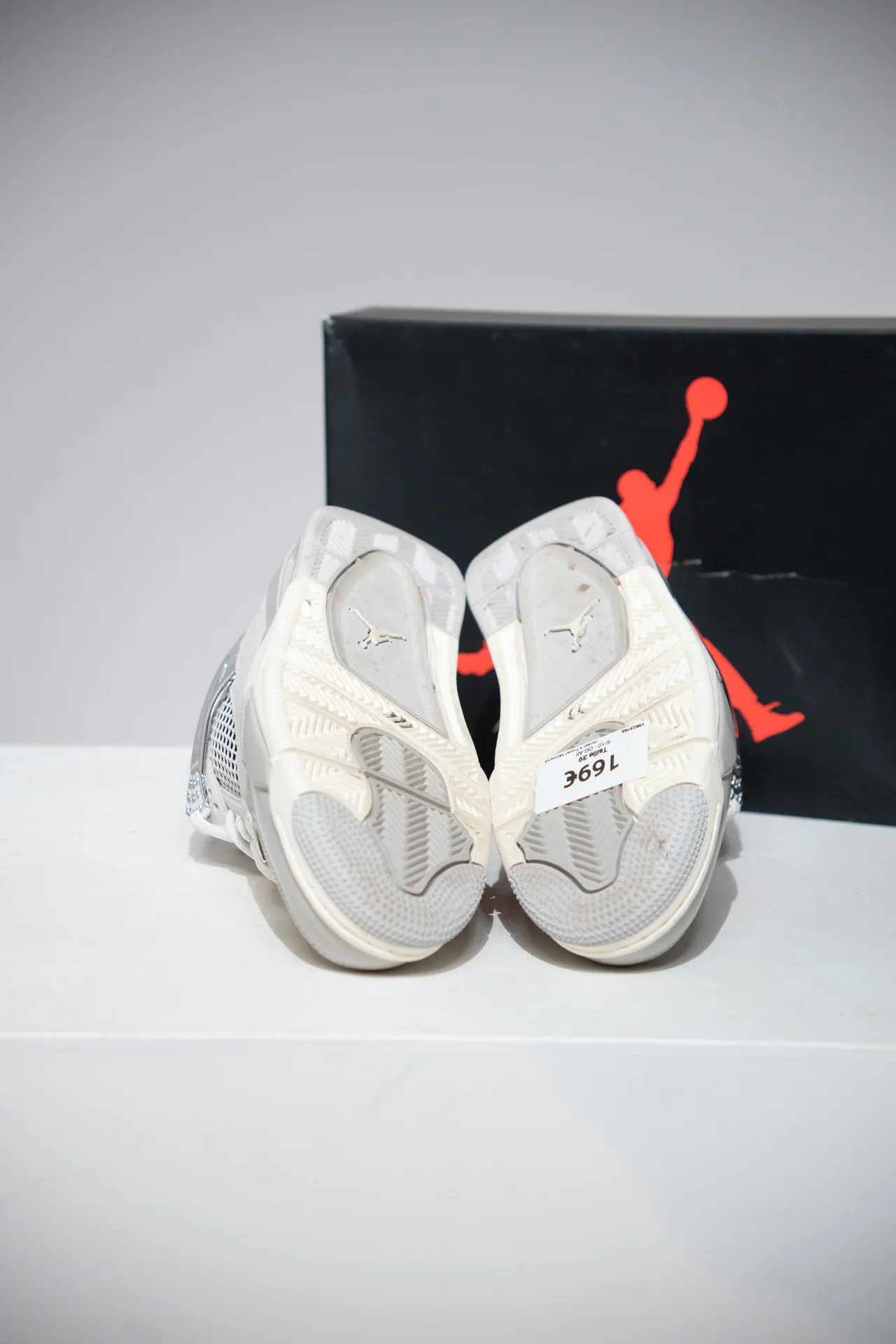 Jordan 4 Frozen Moments (Taille 39) - Image 8