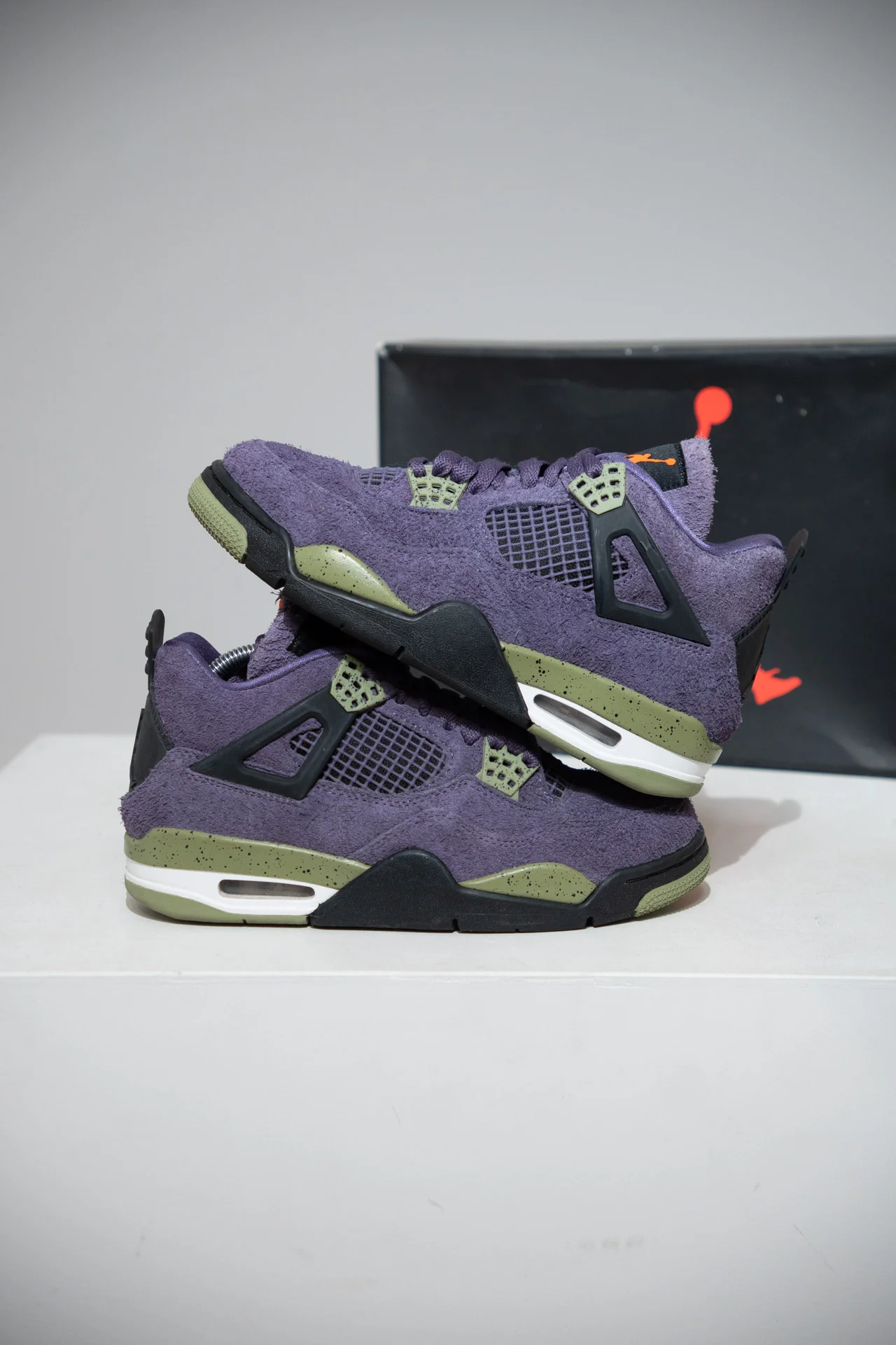 Jordan 4 Canyon purple (Taille 37,5)