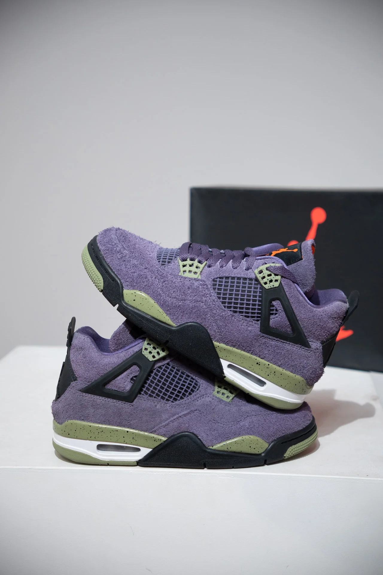 Jordan 4 Canyon purple (Taille 37,5)