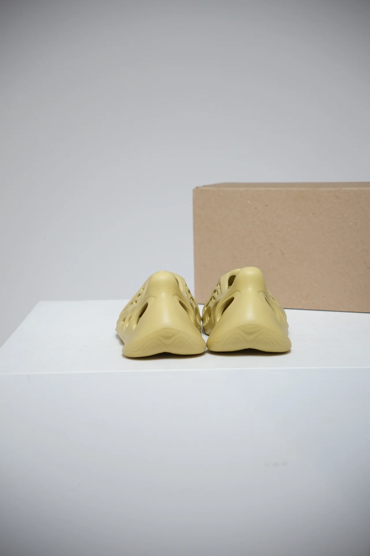 Yeezy Foam Runner Ochre (Taille 36) - Image 3