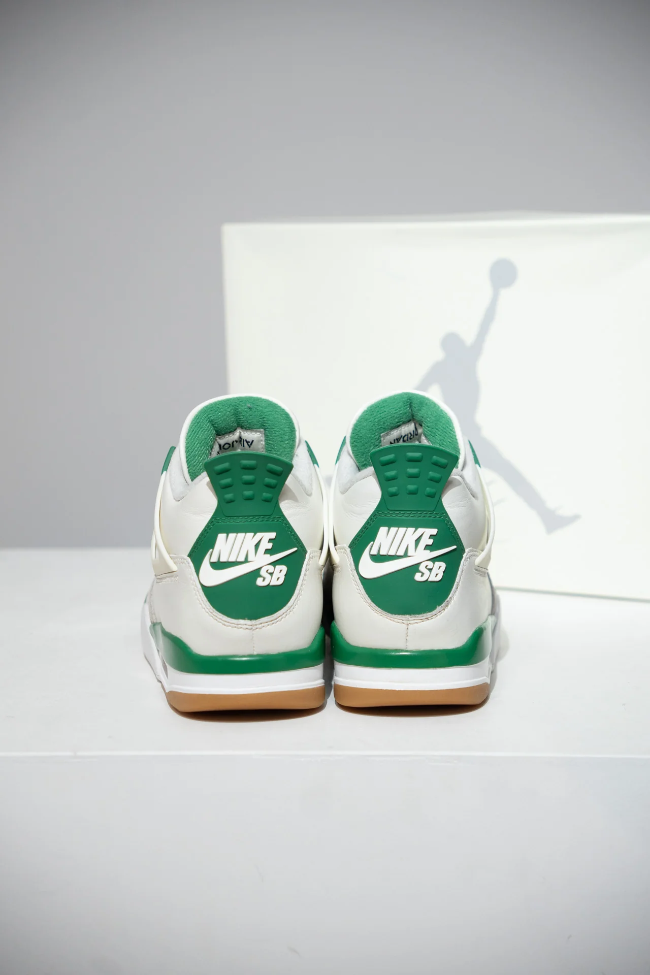 Jordan 4 SB pine Green (Taille 39) - Image 3