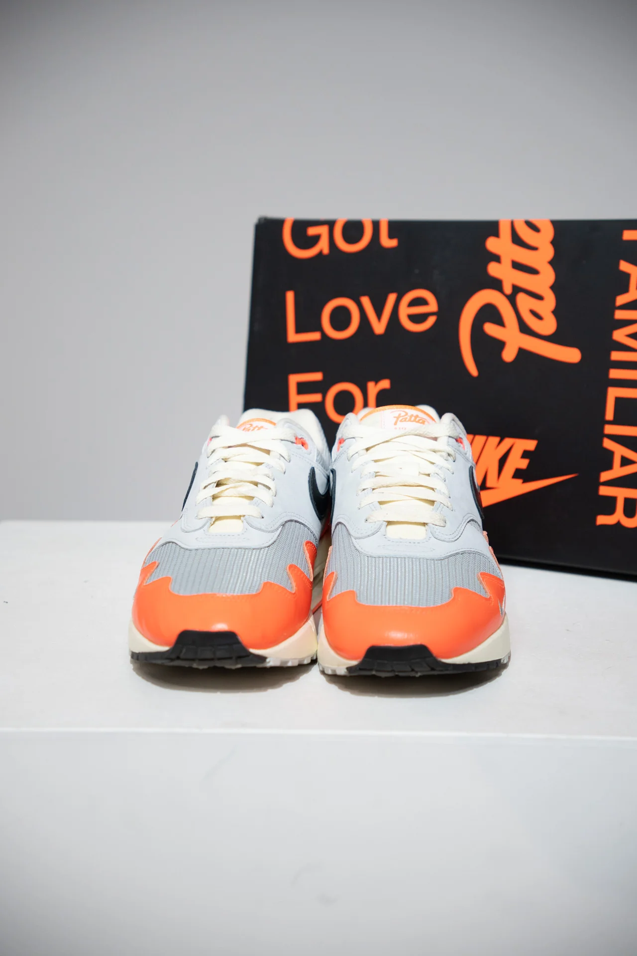 Air Max 1 Patta Hyper Crimson Pure Platinium (Taille 44,5) - Image 2