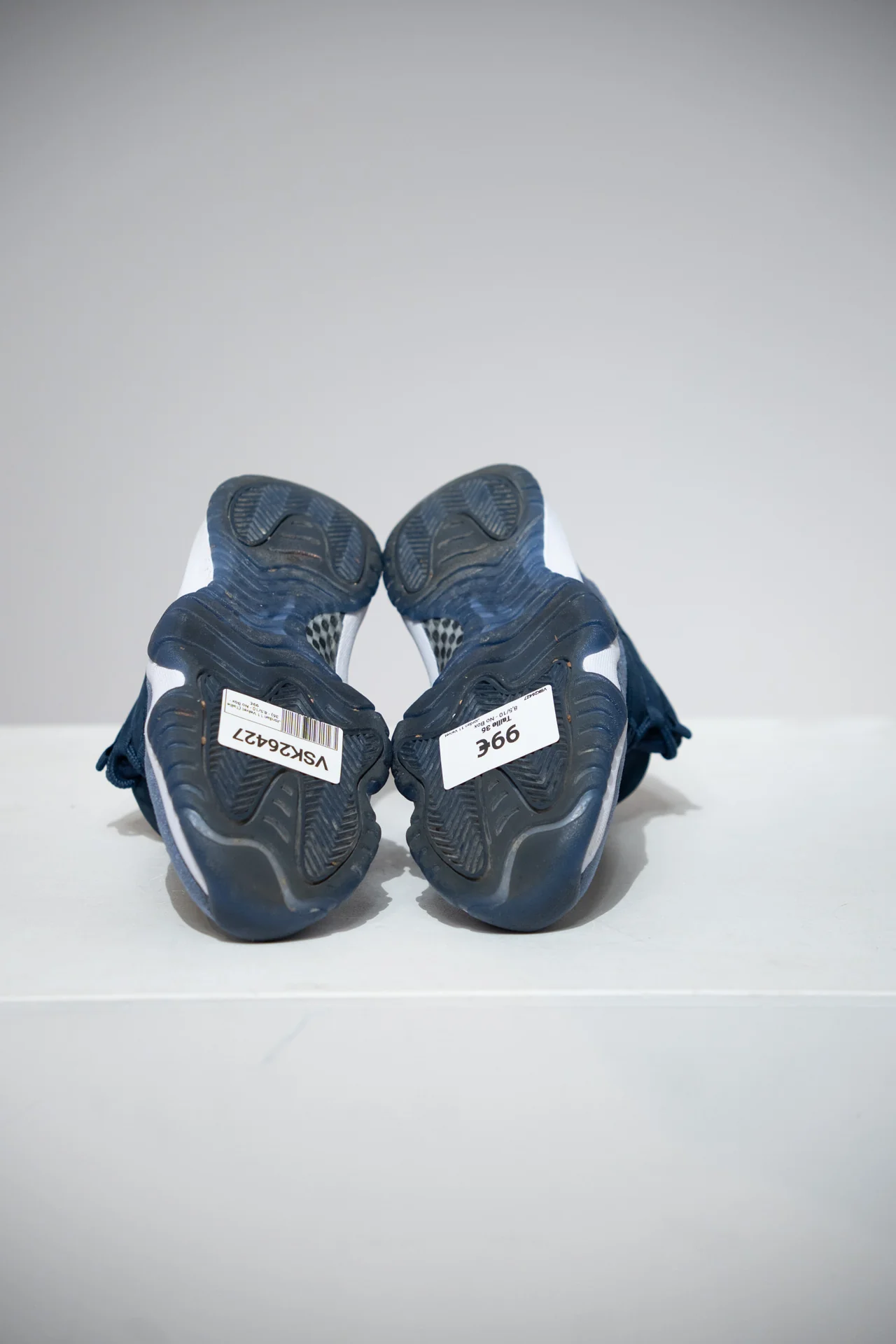 Jordan 11 Velvet (Taille 36) - Image 3