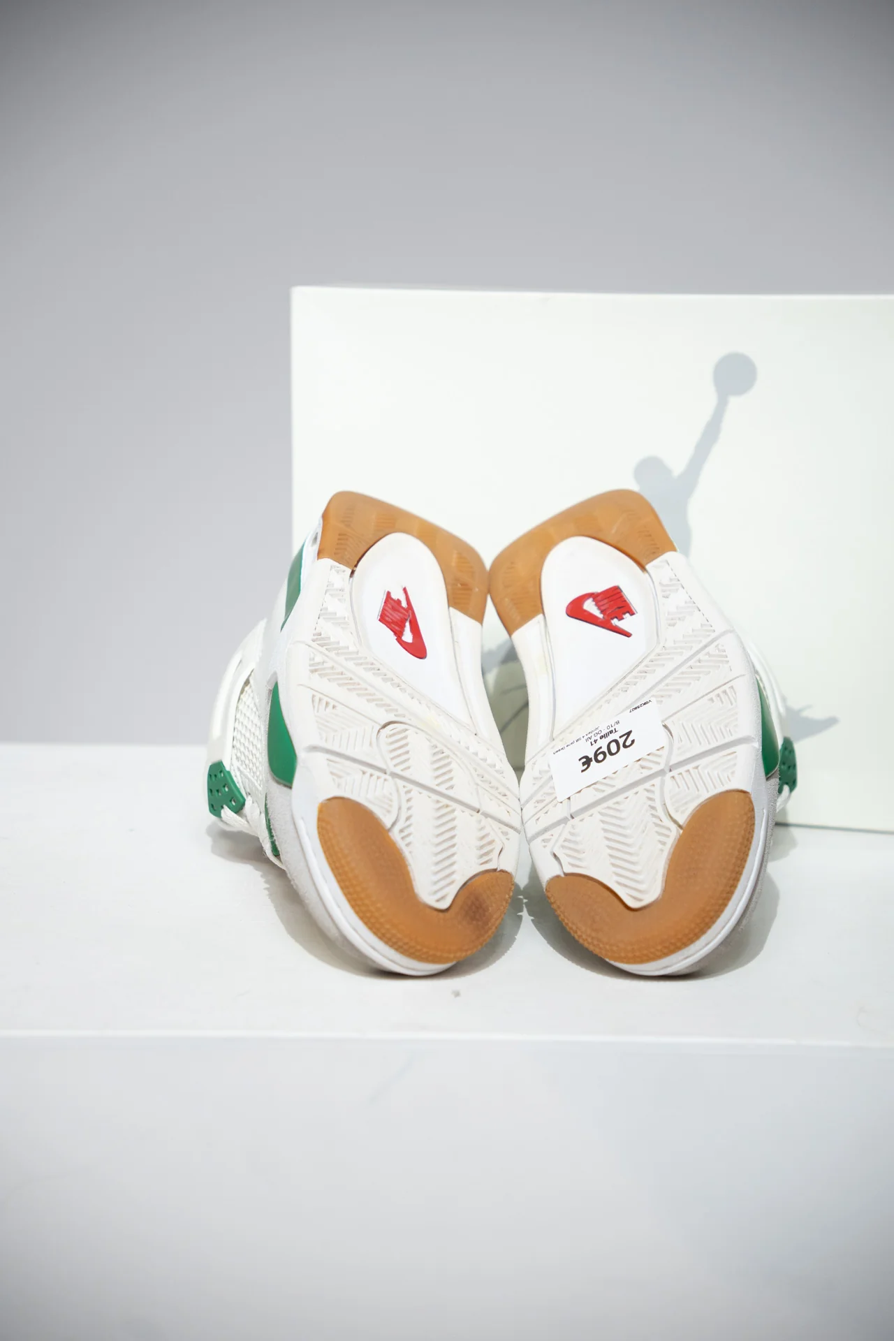 Jordan 4 SB pine Green (Taille 41) - Image 8