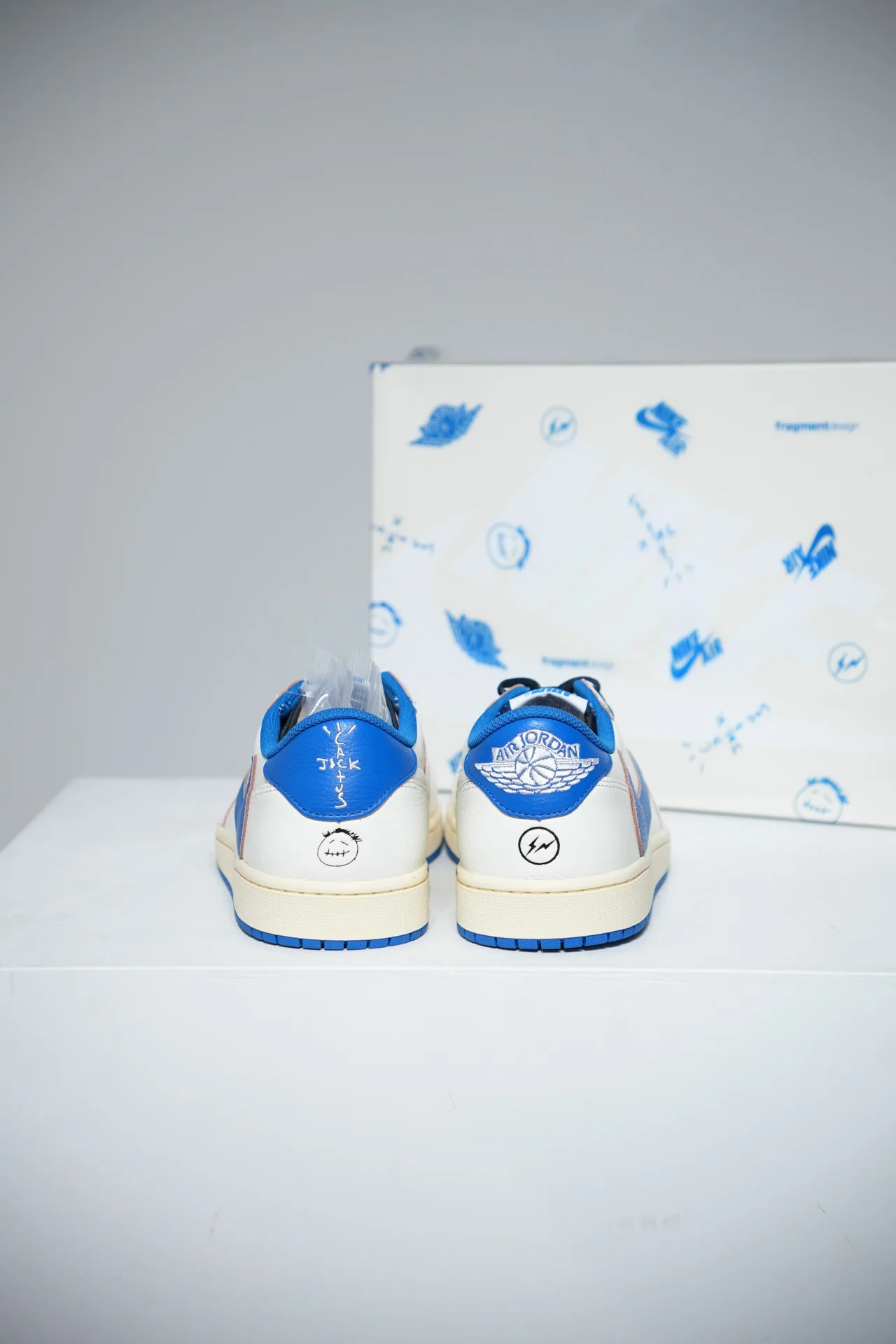 Jordan 1 Low Travis Scott Fragment 2025 (Taille 45,5) - Image 2