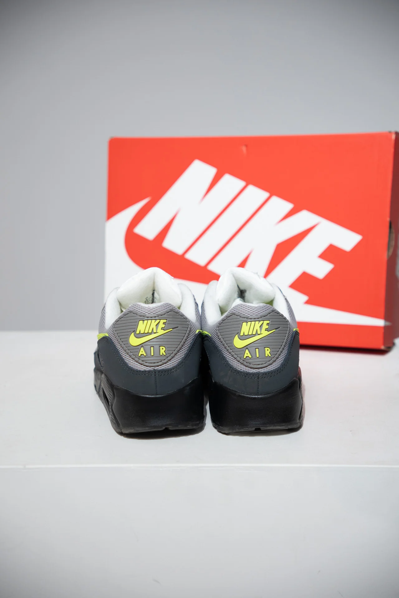 Air Max 90 Neon (Taille 42,5) - Image 3