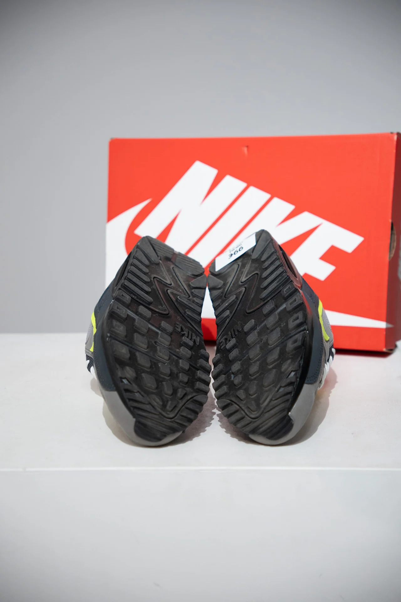 Air Max 90 Neon (Taille 42,5) - Image 4