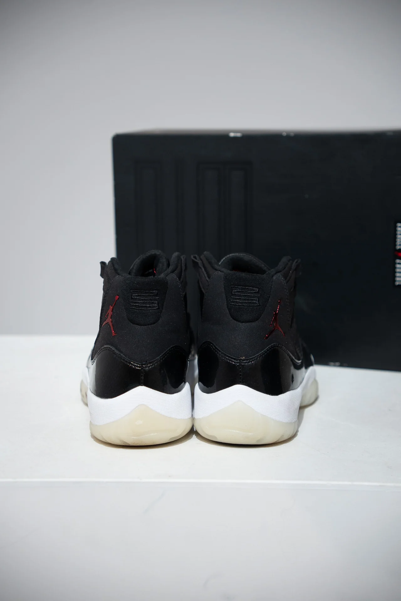 Jordan 11 72-10 (Taille 41) - Image 4