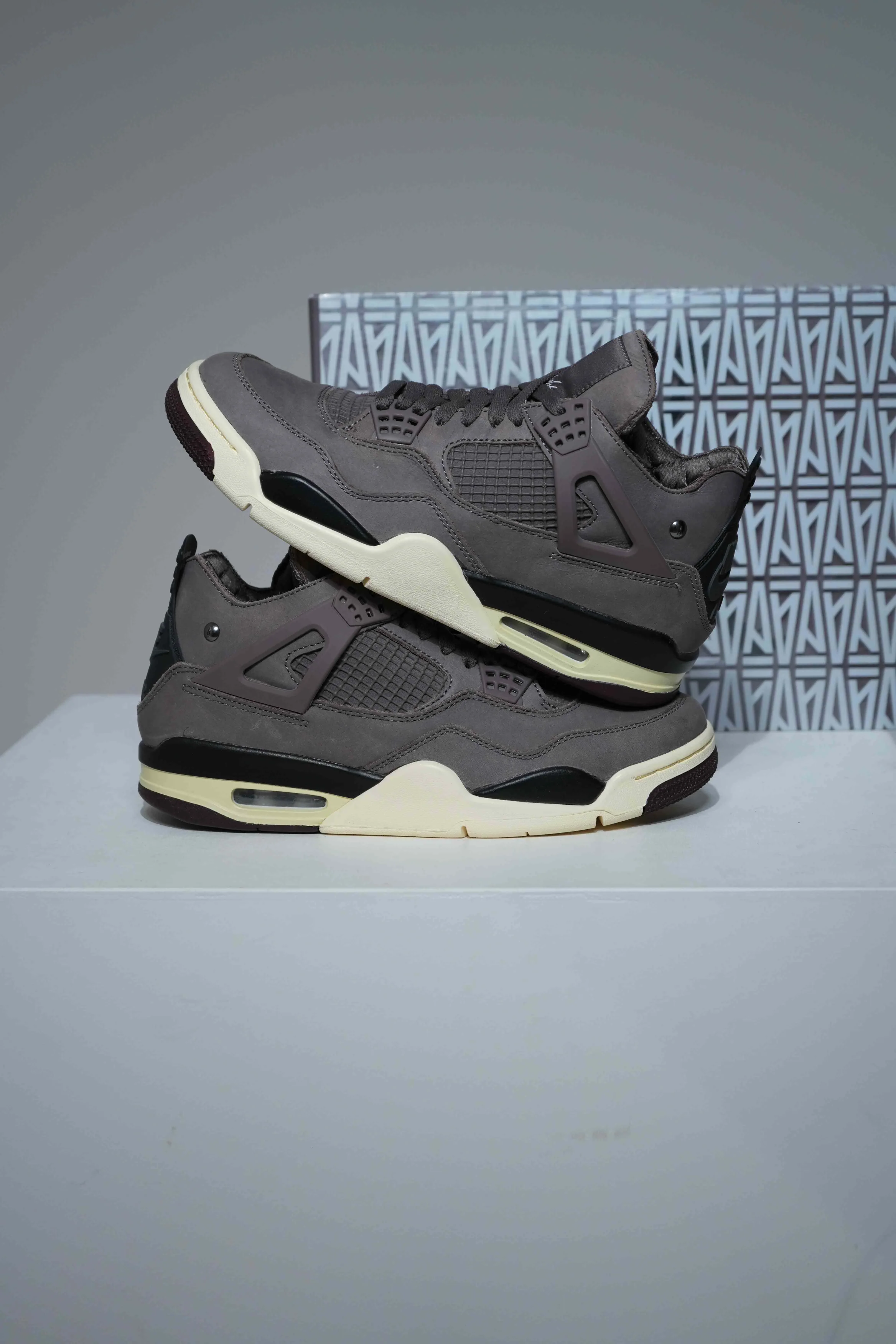 Jordan 4 A Ma Maniere Violet Ore (Taille 44,5)