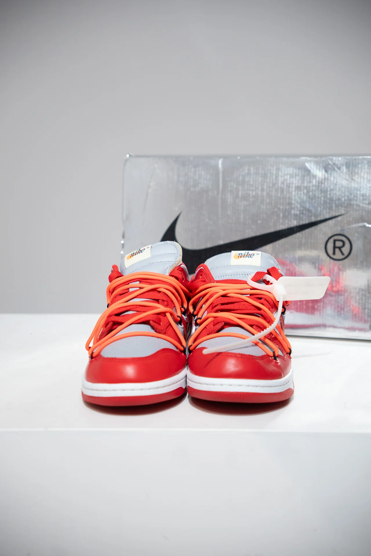 Dunk Low Off-White University Red (Taille 40,5) - Image 3