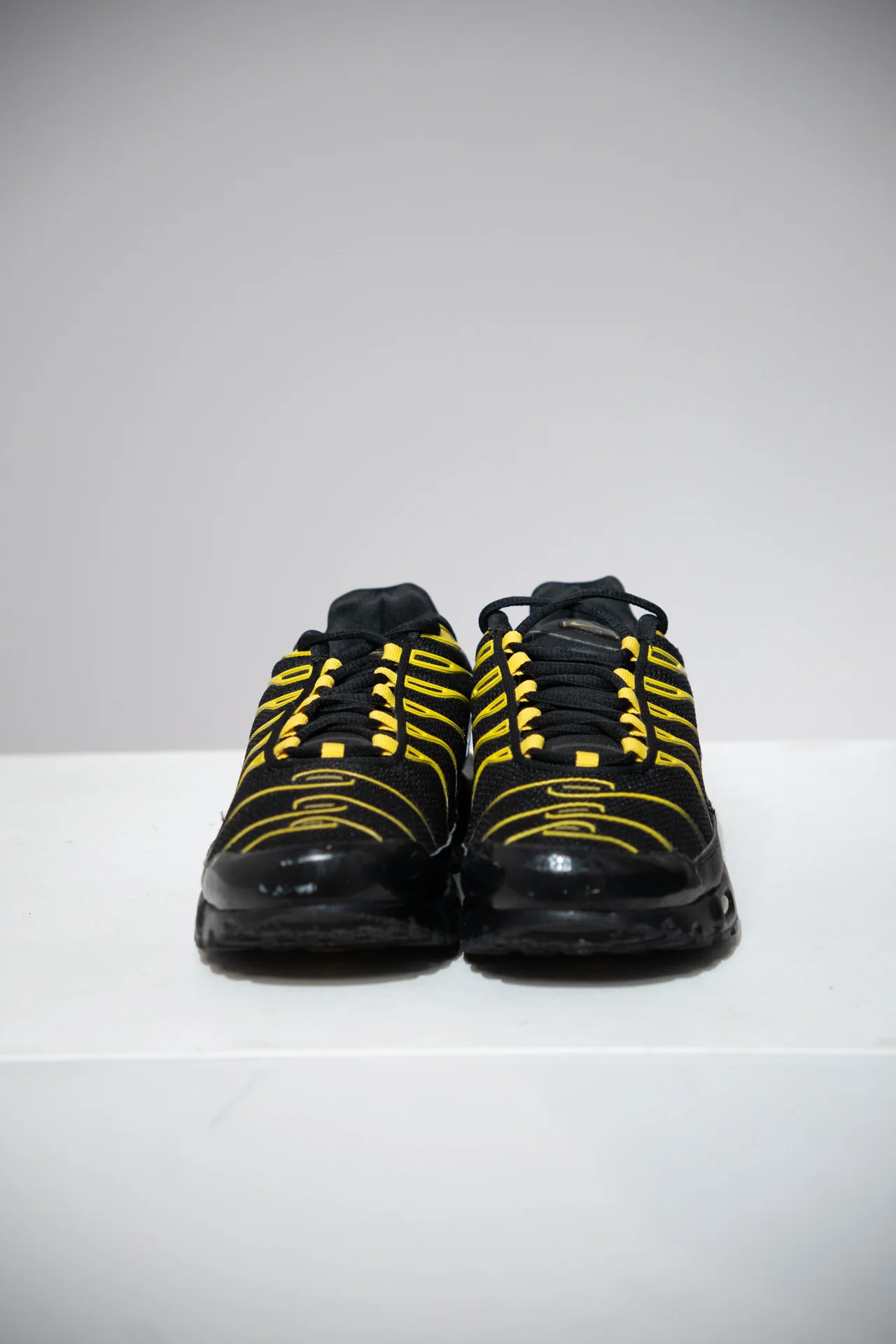 Air Max Plus (TN) Black White Vivid Sulfur (Taille 42) - Image 8