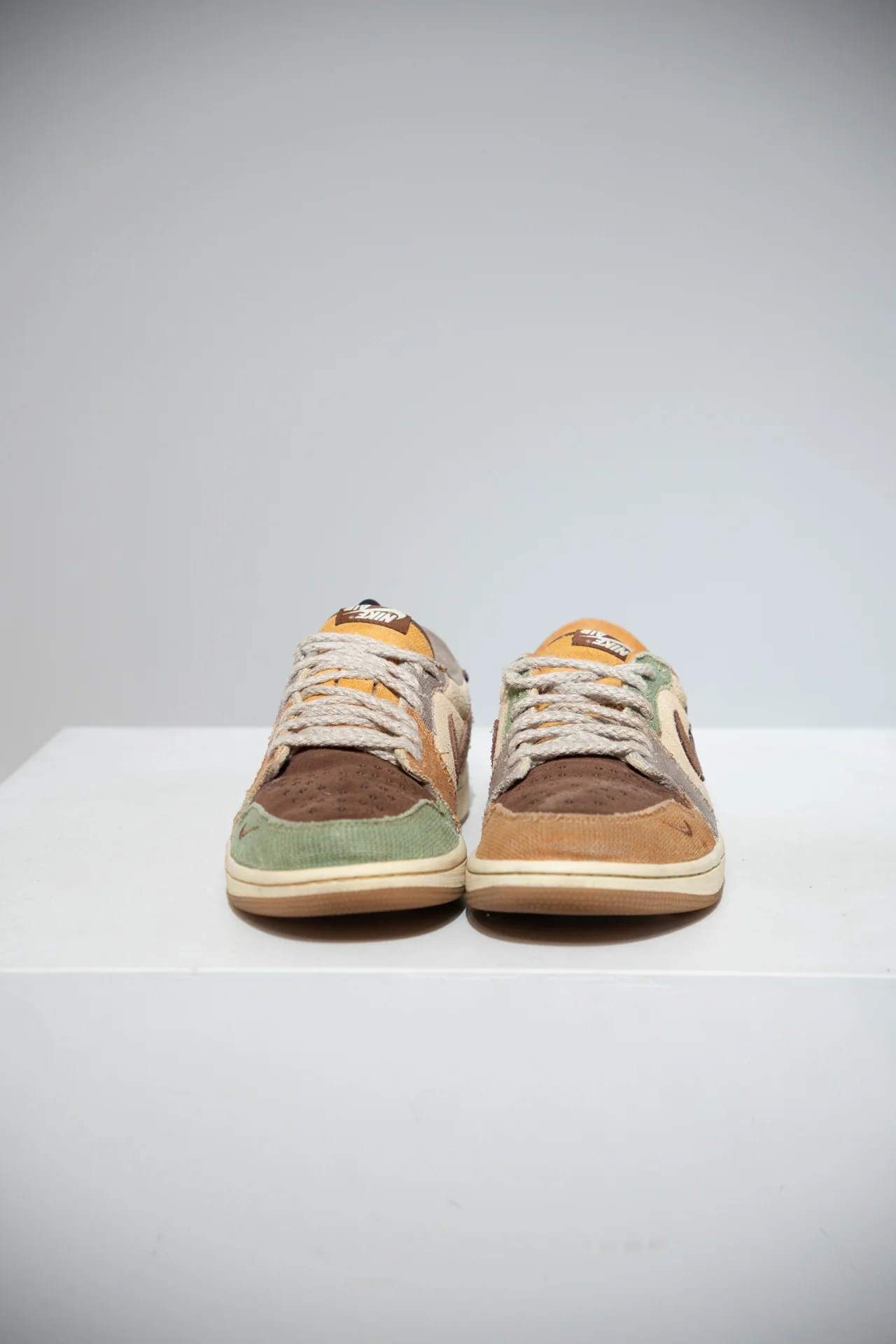 Jordan 1 Low Voodoo Zion Williamson (Taille 42,5) - Image 2